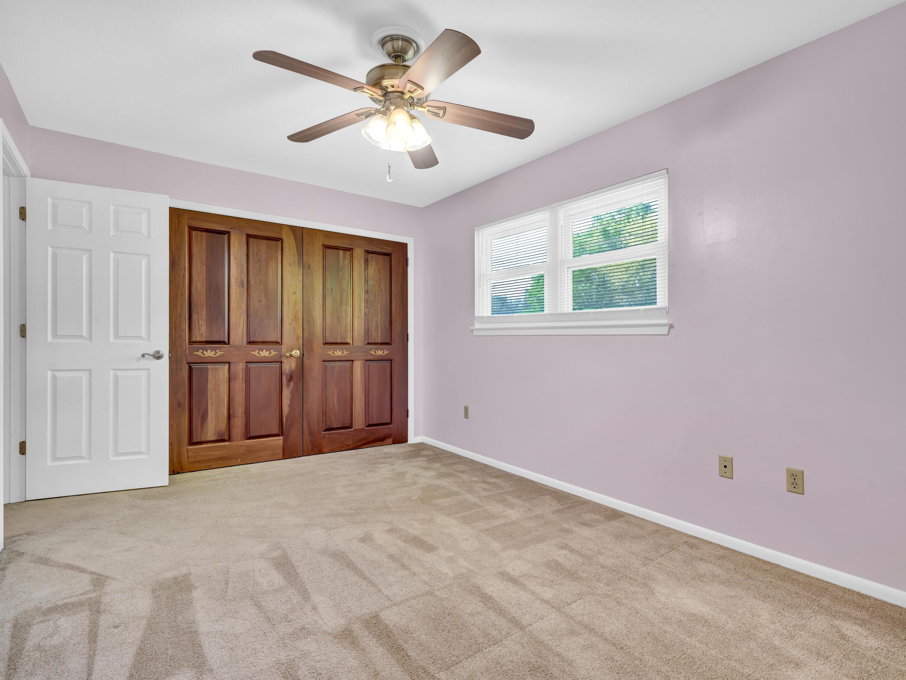 COUNTRY CLUB ESTATES, KENWOOD - Residential