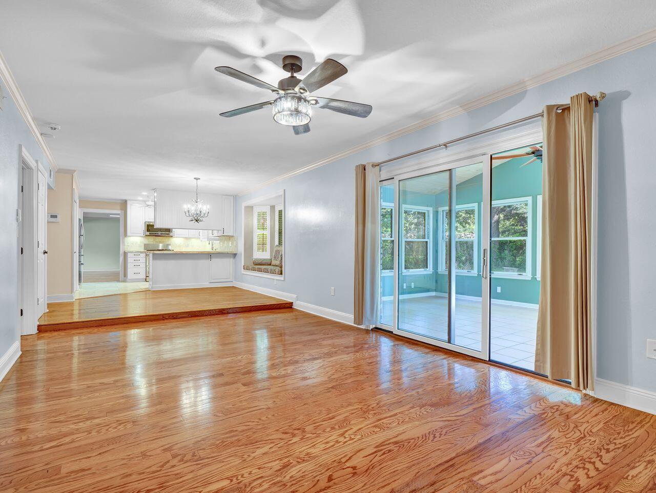 COUNTRY CLUB ESTATES, KENWOOD - Residential