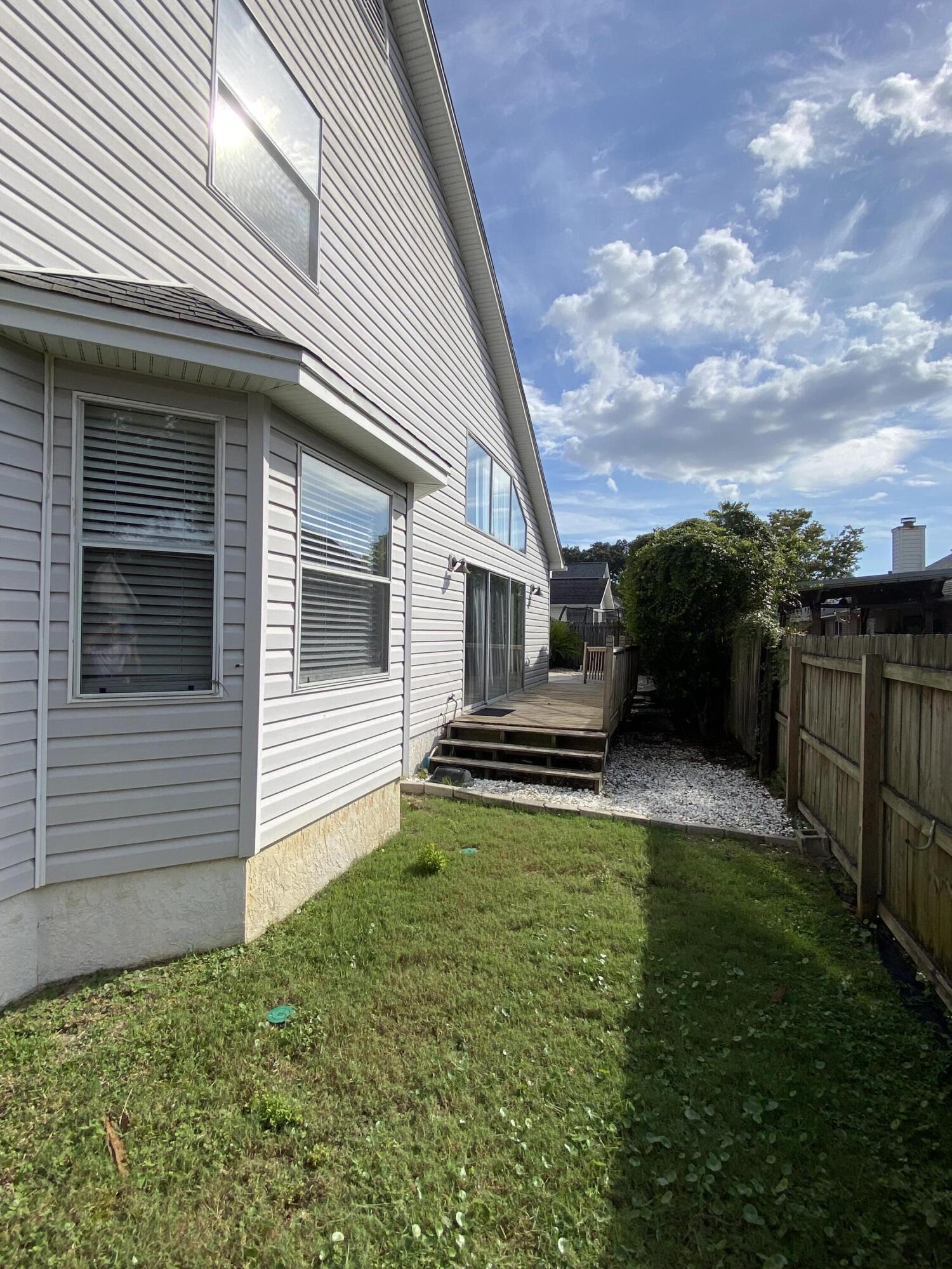 SHALIMAR COMMONS - Residential Lease