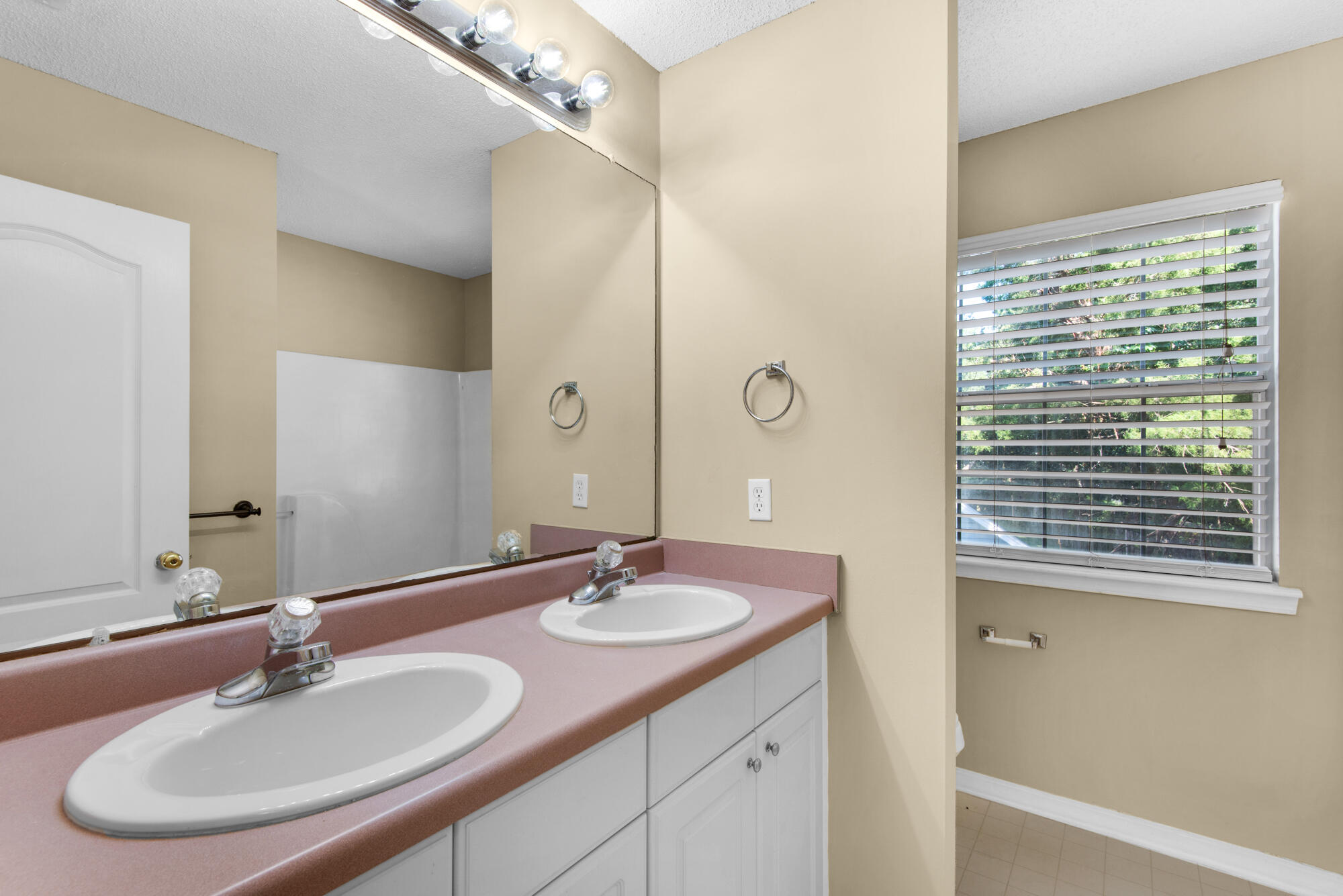 SHALIMAR COMMONS - Residential Lease