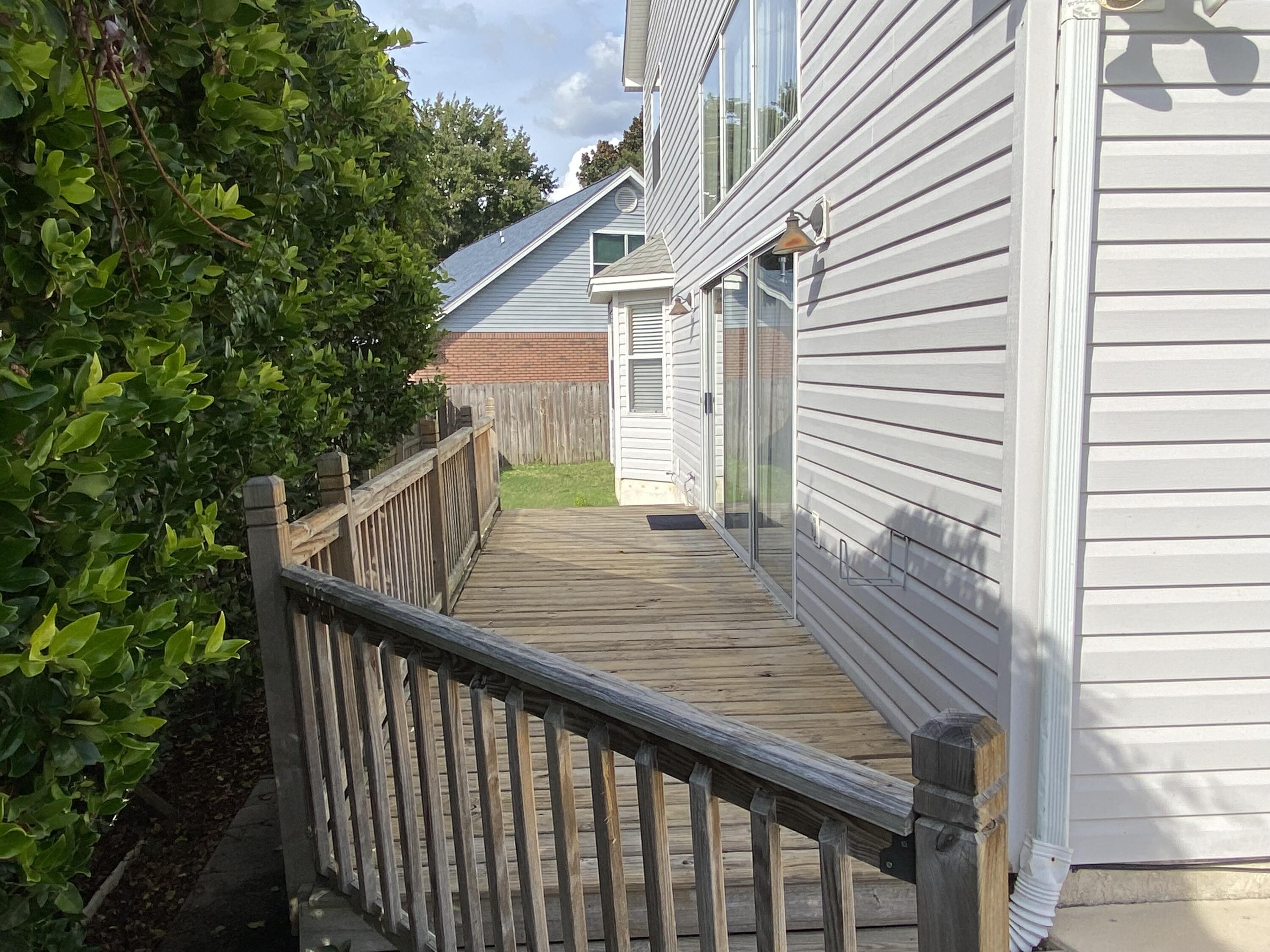 SHALIMAR COMMONS - Residential Lease