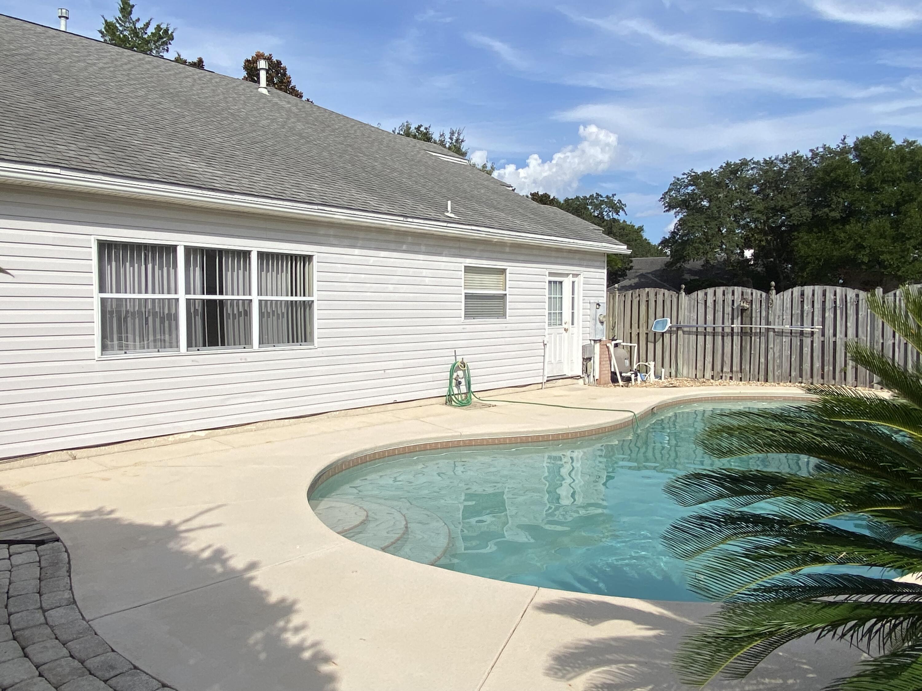 SHALIMAR COMMONS - Residential Lease
