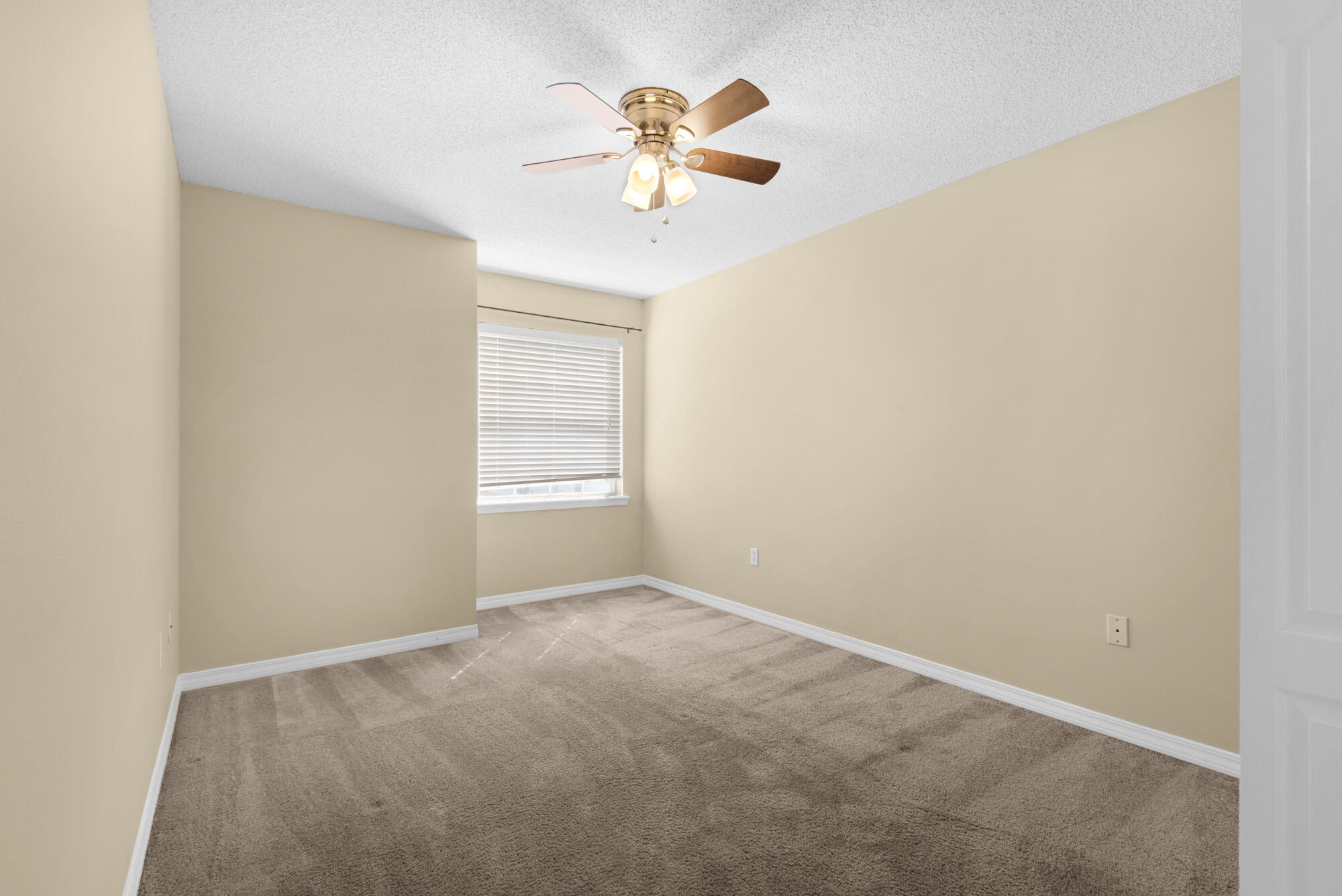 SHALIMAR COMMONS - Residential Lease