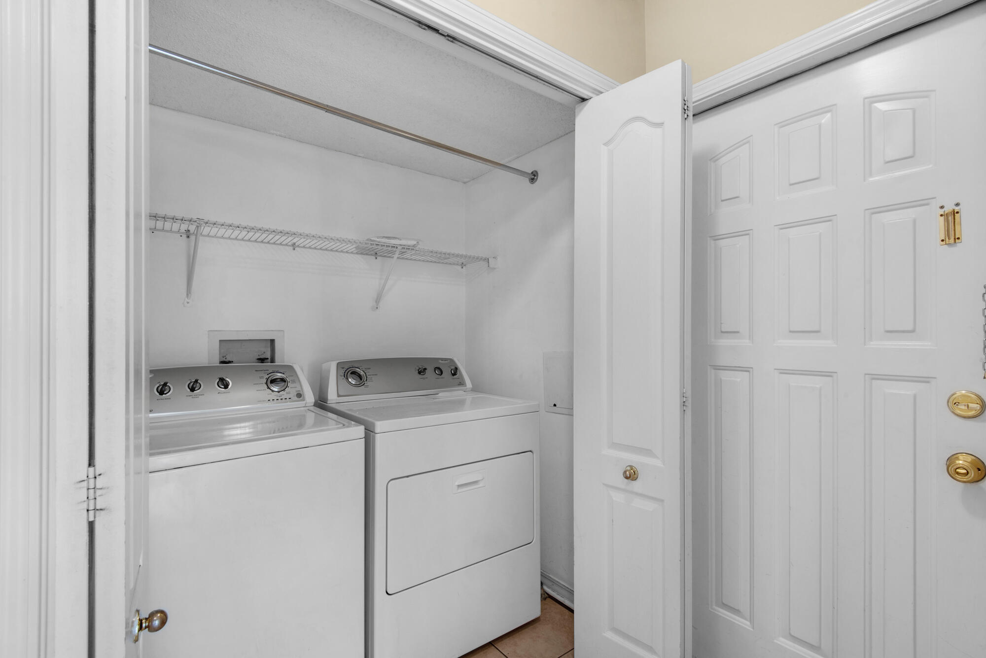 SHALIMAR COMMONS - Residential Lease