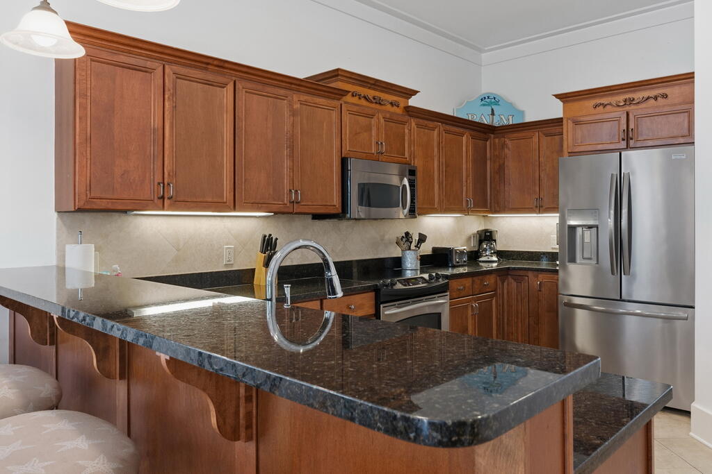 EMERALD WATERS VILLAGE - Residential
