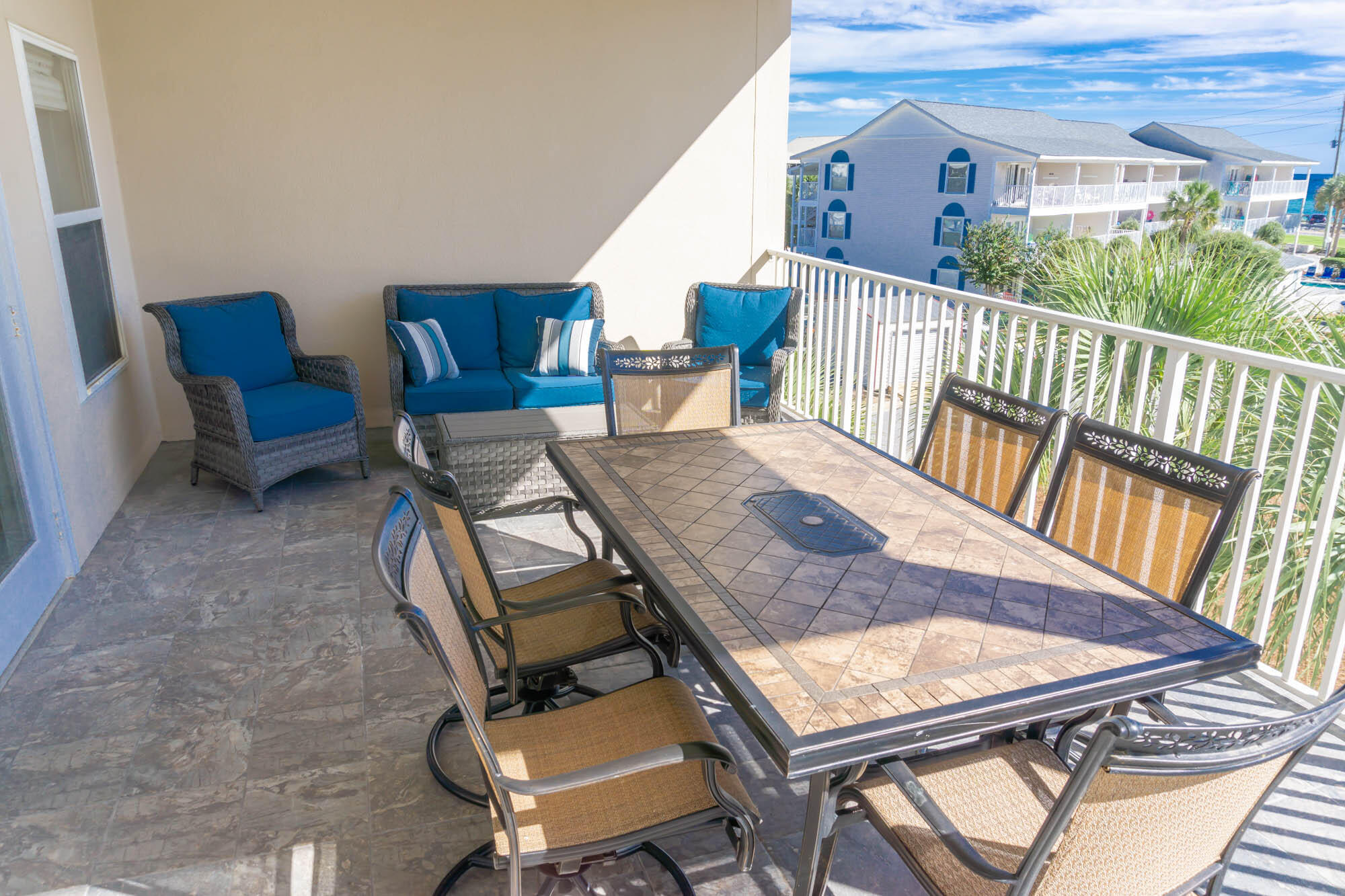 PAVILION PALMS - Residential