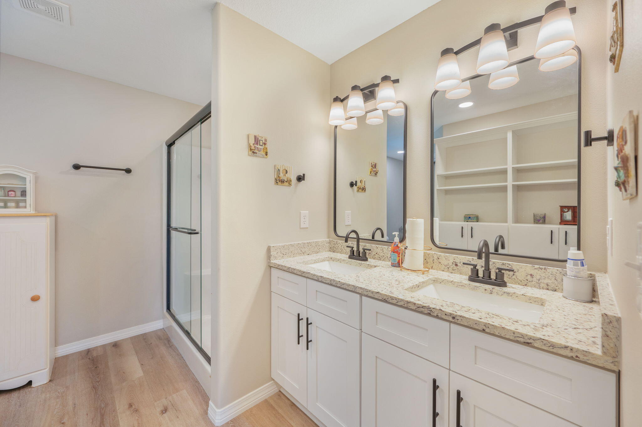OAKWOOD LAKES ESTATES - Residential