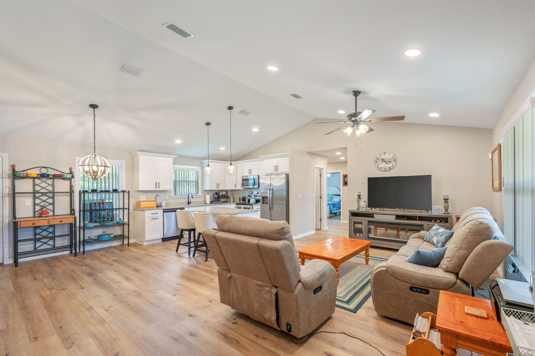 OAKWOOD LAKES ESTATES - Residential