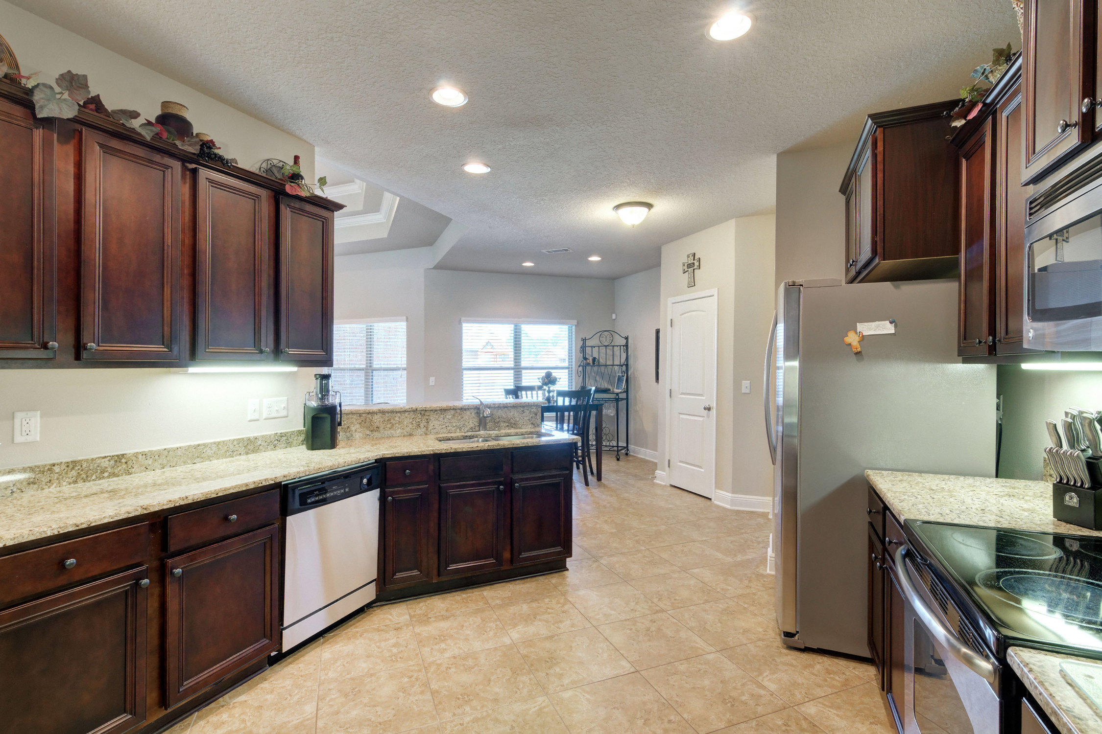 SUMMERSET ESTATES - Residential