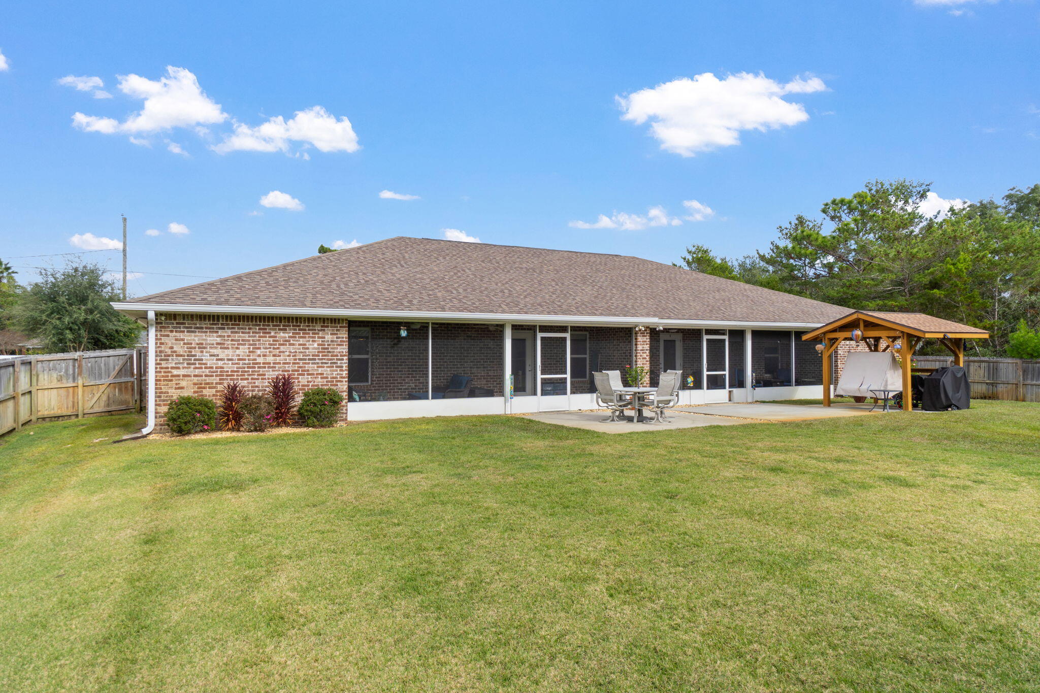 HOLLEY BY THE SEA - Residential