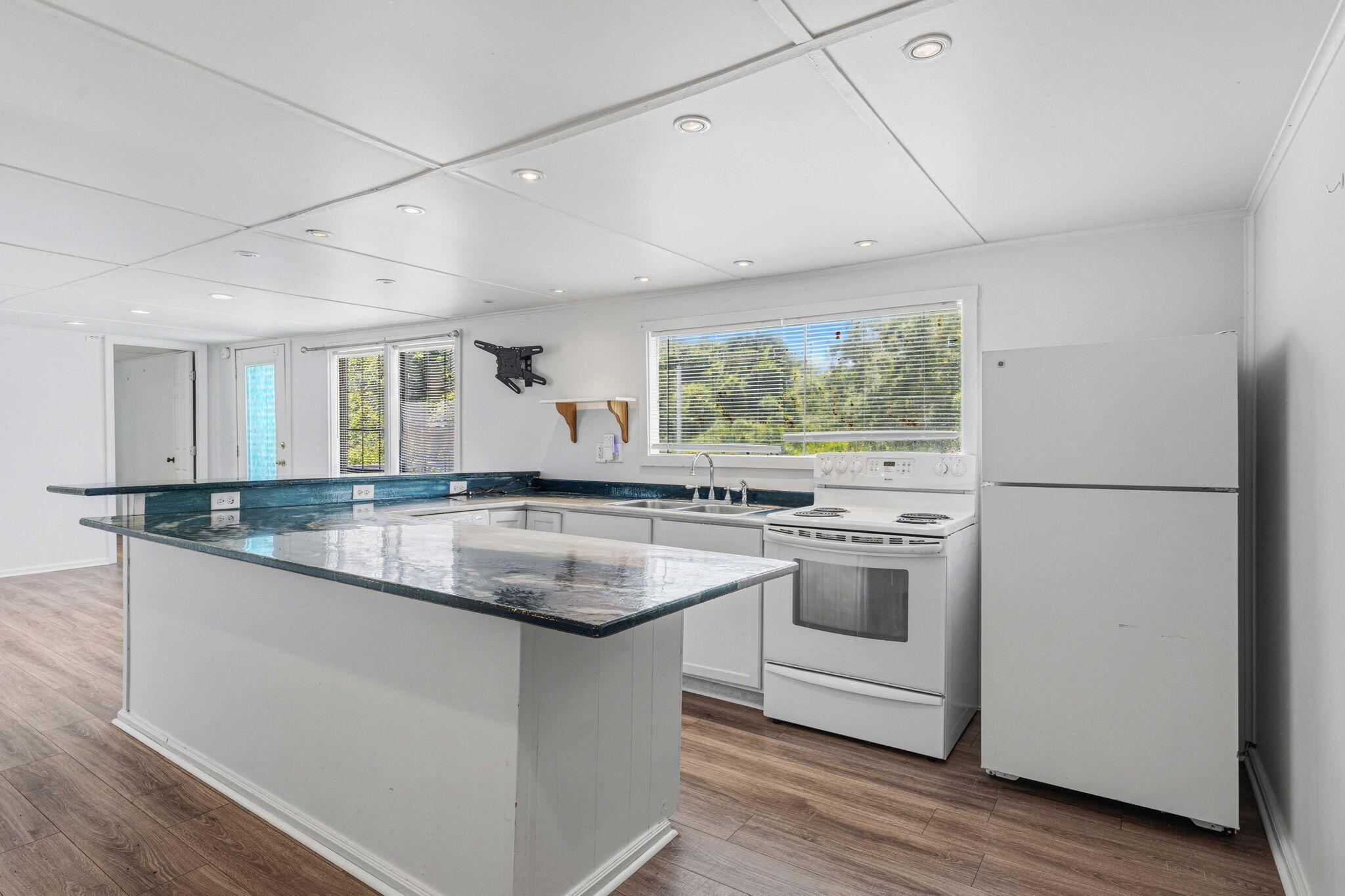 EAST BAY HEIGHTS - Residential