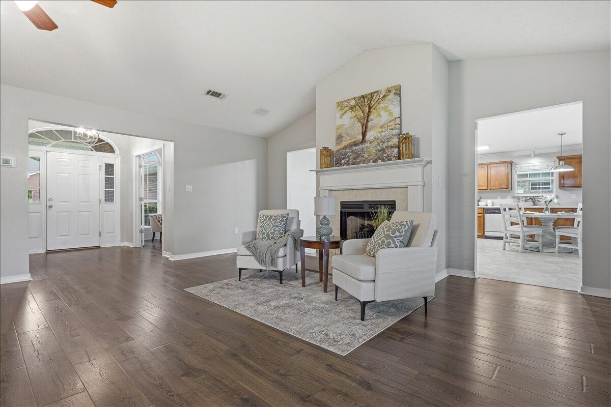 ALICIA PLACE - Residential