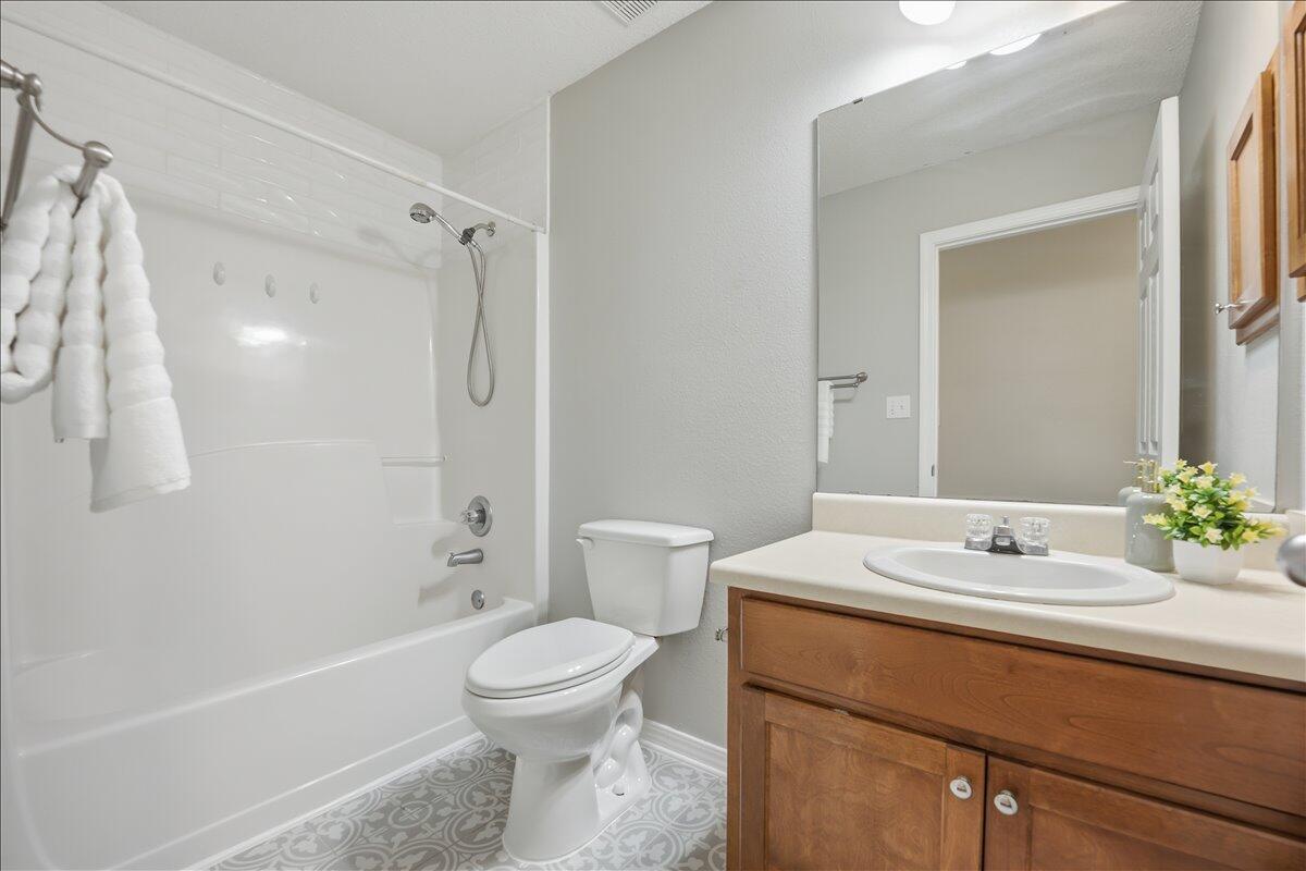 ALICIA PLACE - Residential