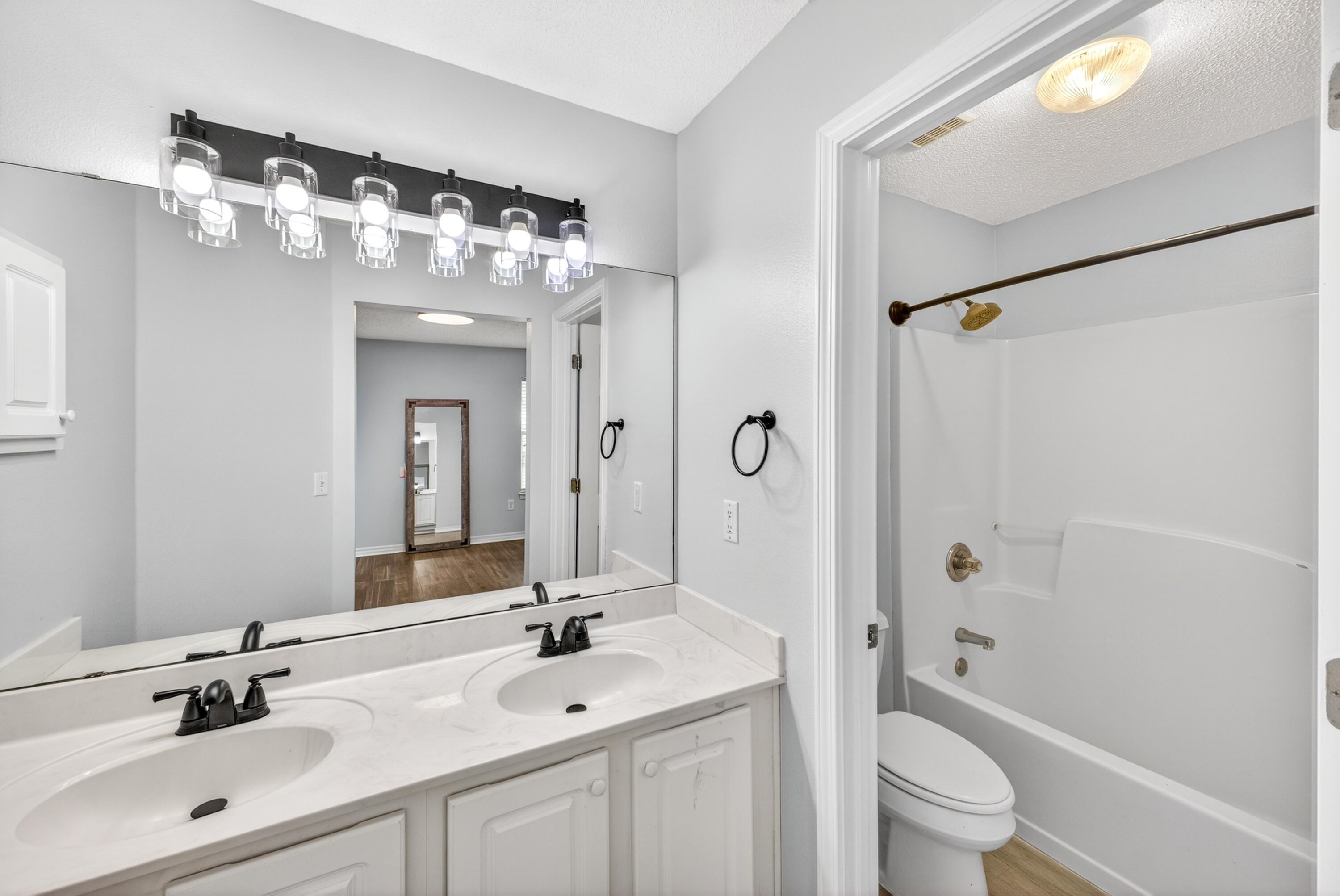 BAYSIDE - Residential