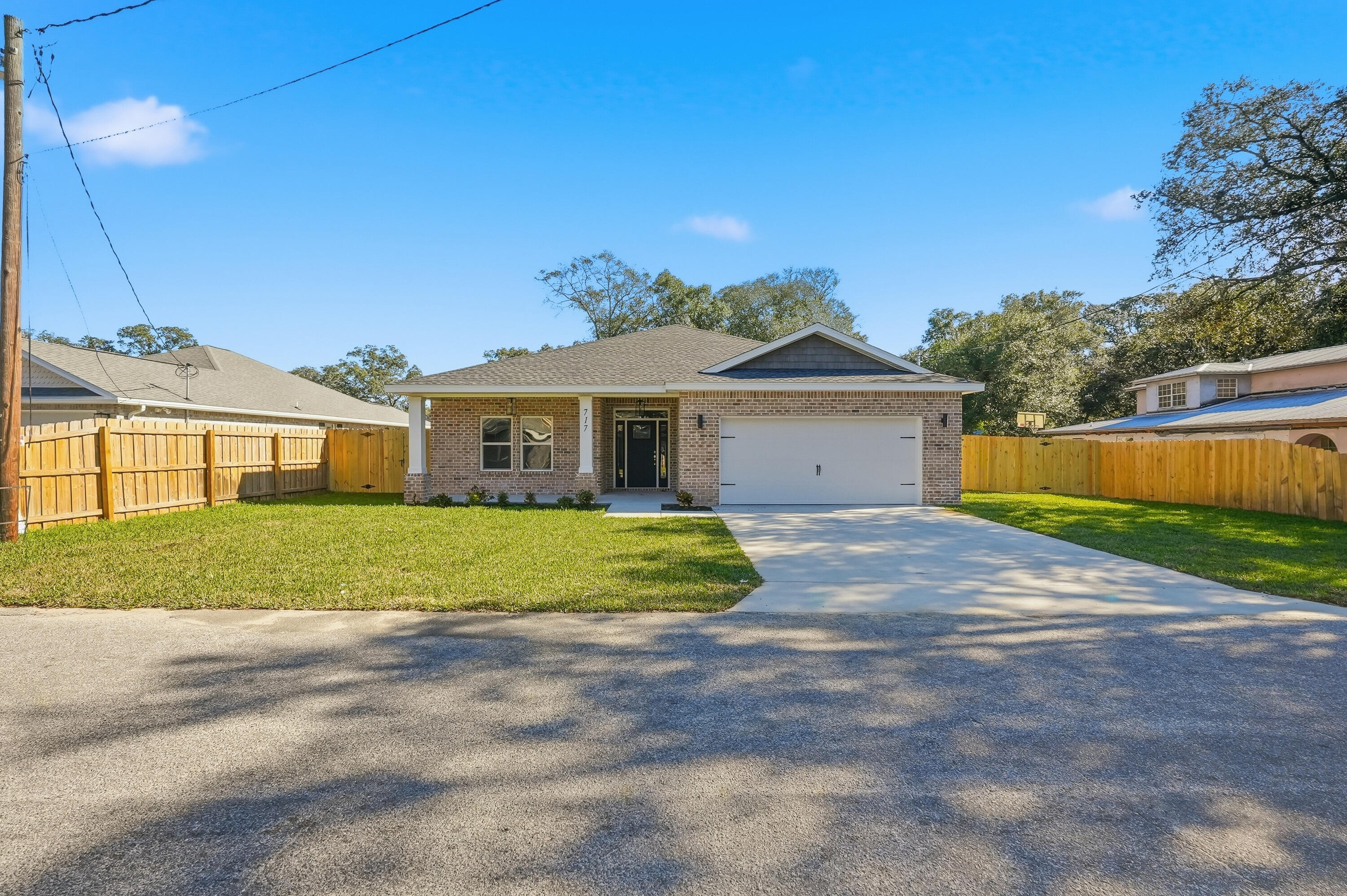 BEG NE COR OF SE1/4 W 1328.7 FT N 110 FT E 4 FT - Residential