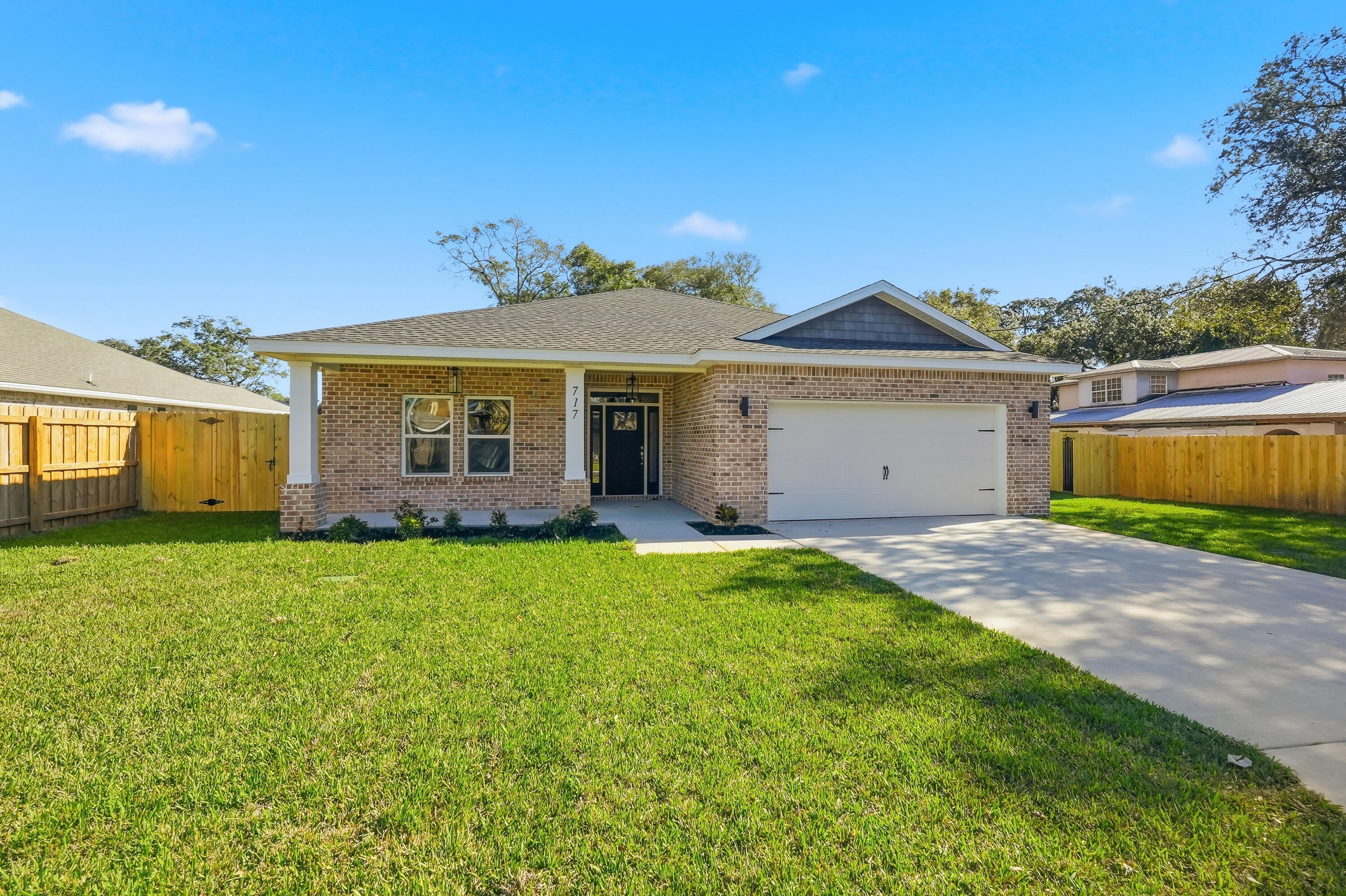 BEG NE COR OF SE1/4 W 1328.7 FT N 110 FT E 4 FT - Residential