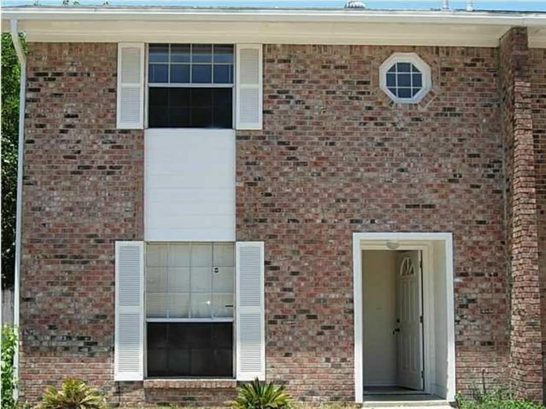 VALENCIA ARMS - Residential