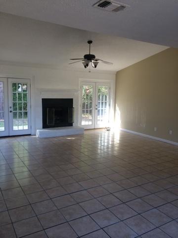 CHATEAU PRES DE LA MER - Residential Lease