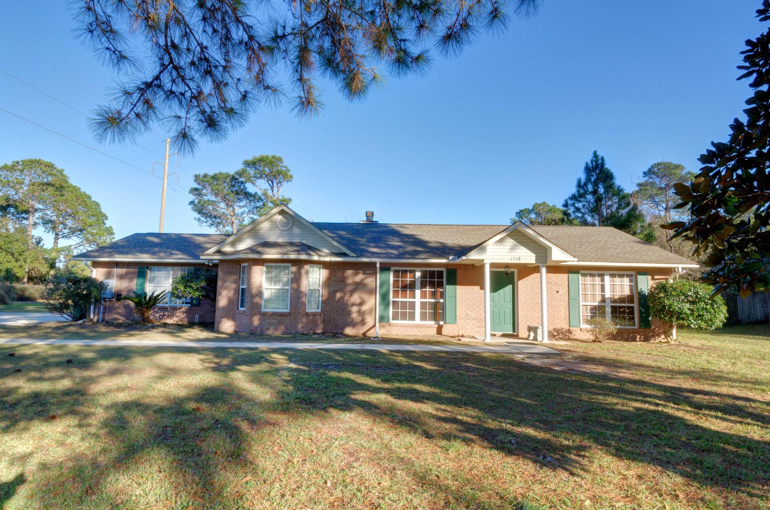 BAY WOODS - Residential