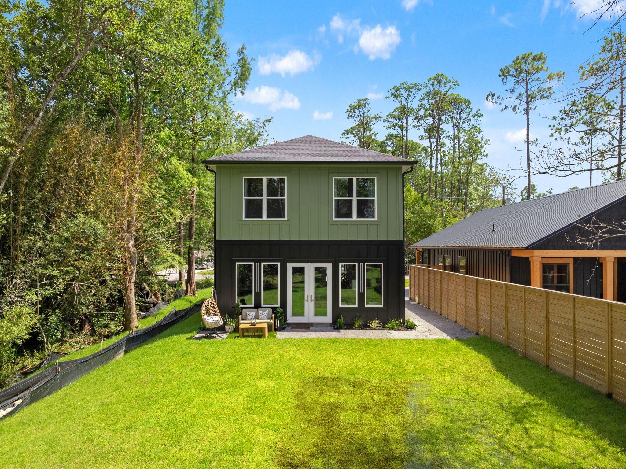 MAGNOLIA BEACH - Residential