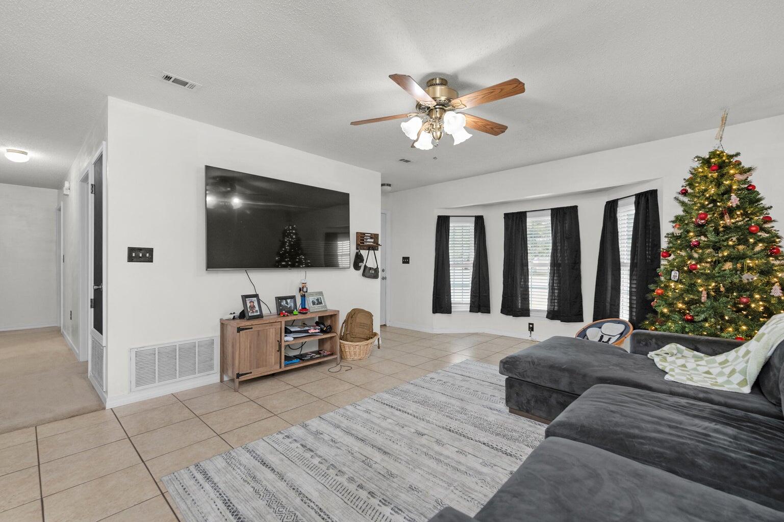 SHOAL WOOD EST 1ST PH II - Residential Lease