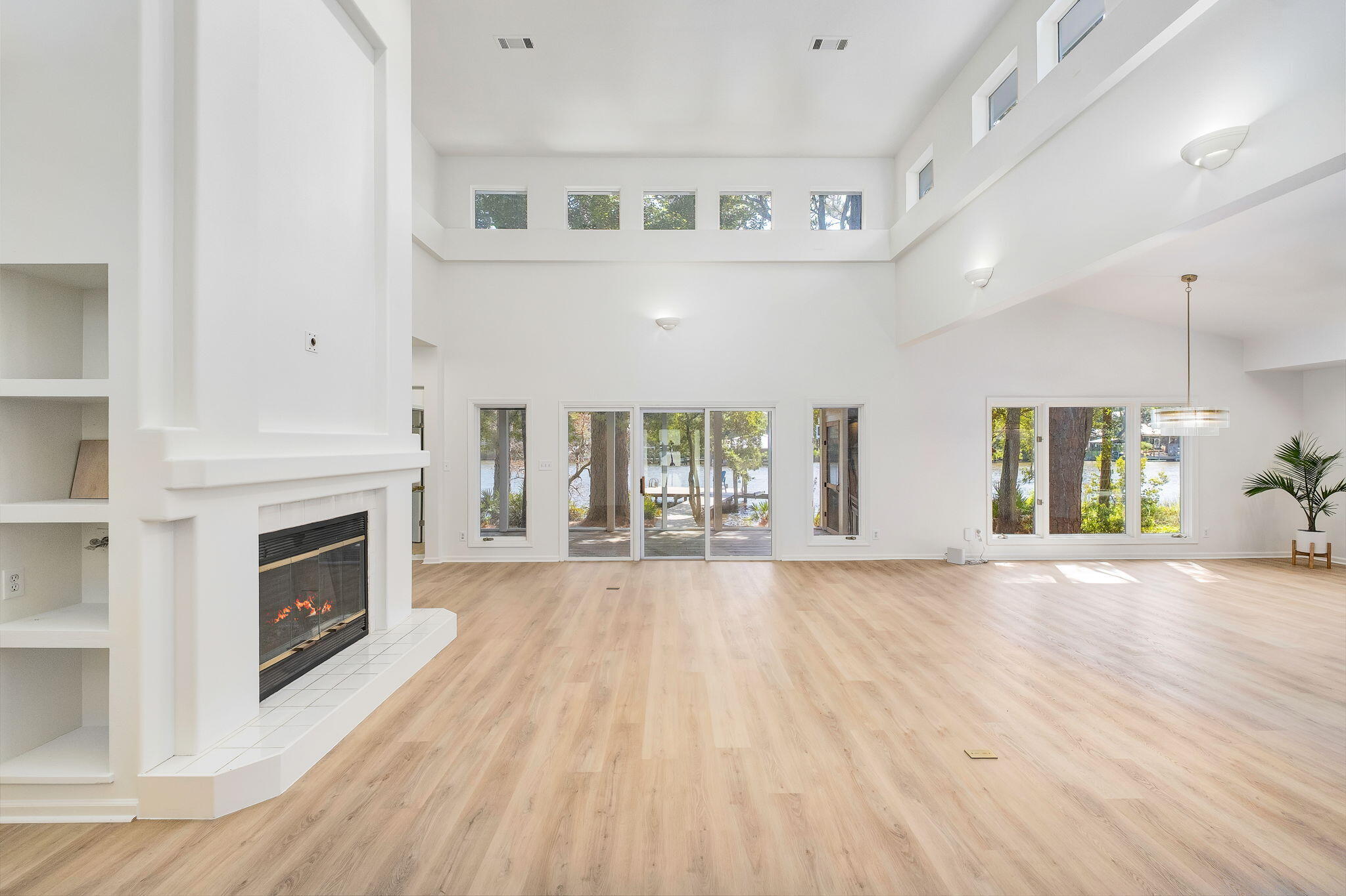 WOODLAND BAYOU ESTATES - Residential
