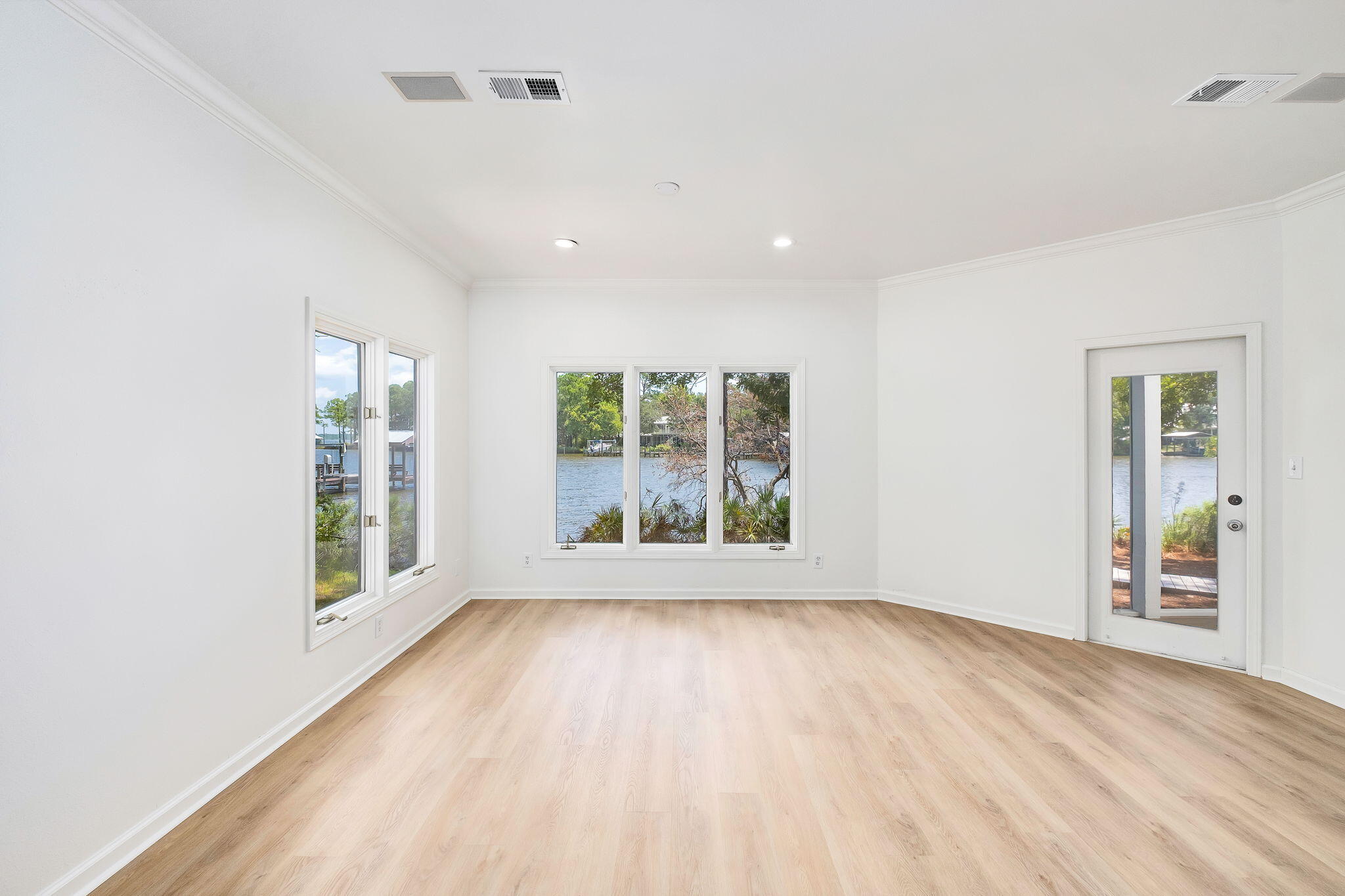 WOODLAND BAYOU ESTATES - Residential