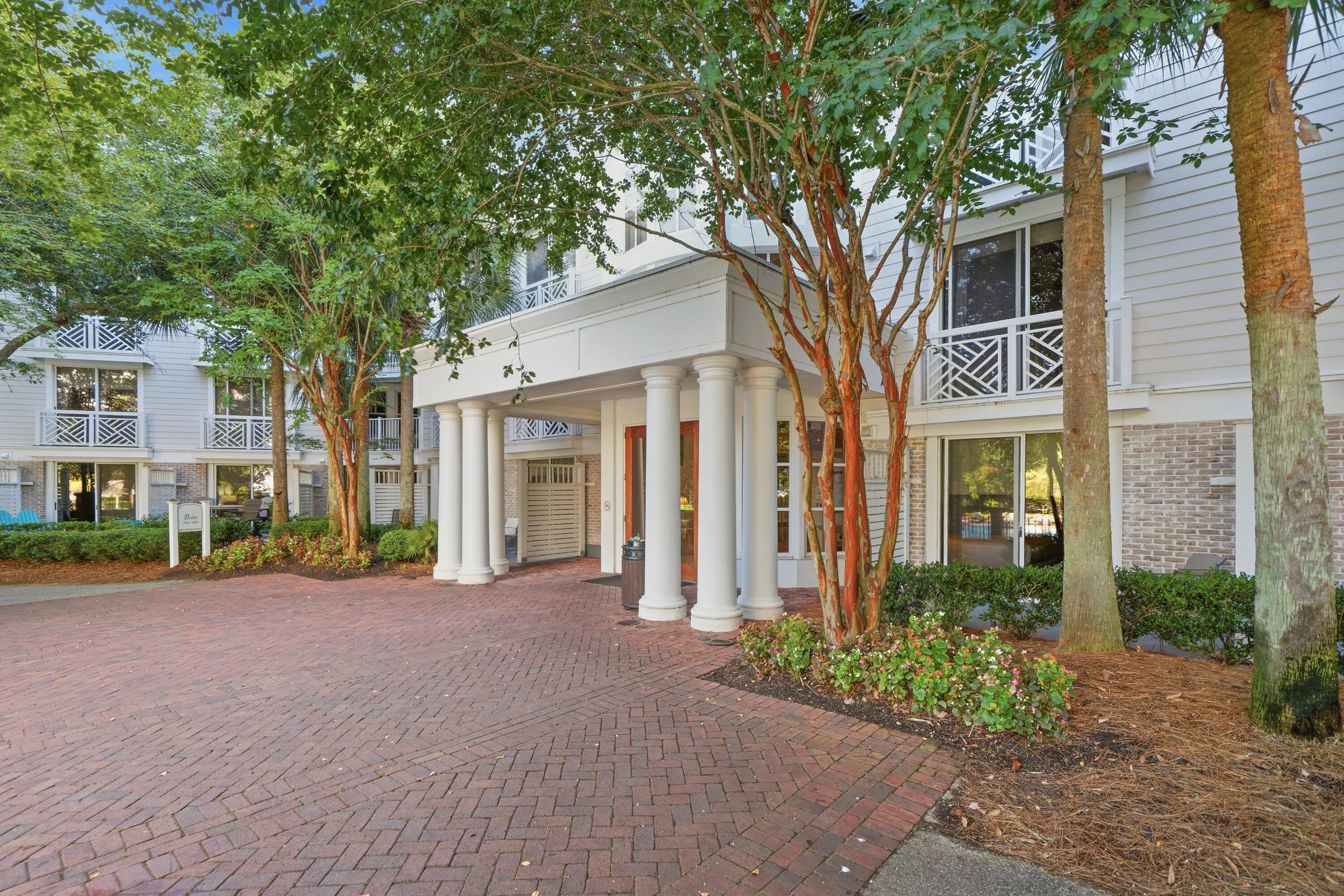 BAHIA CONDO - Residential