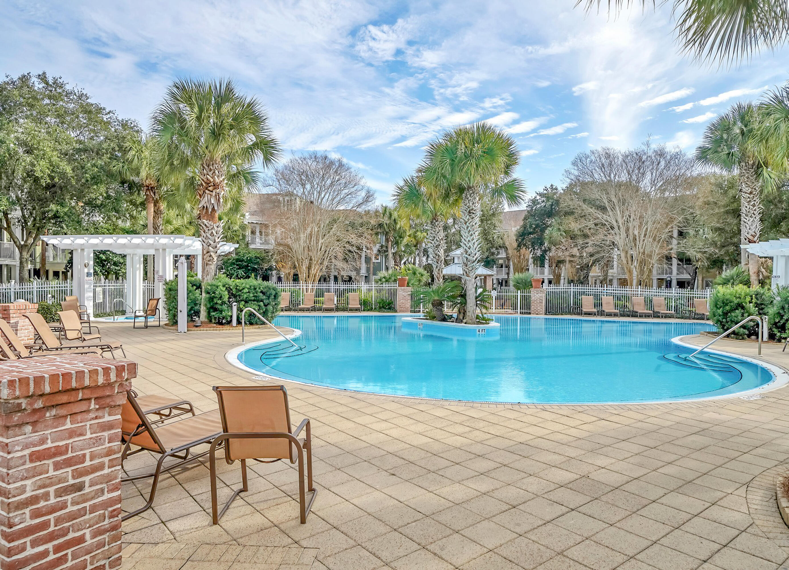 BAHIA CONDO - Residential