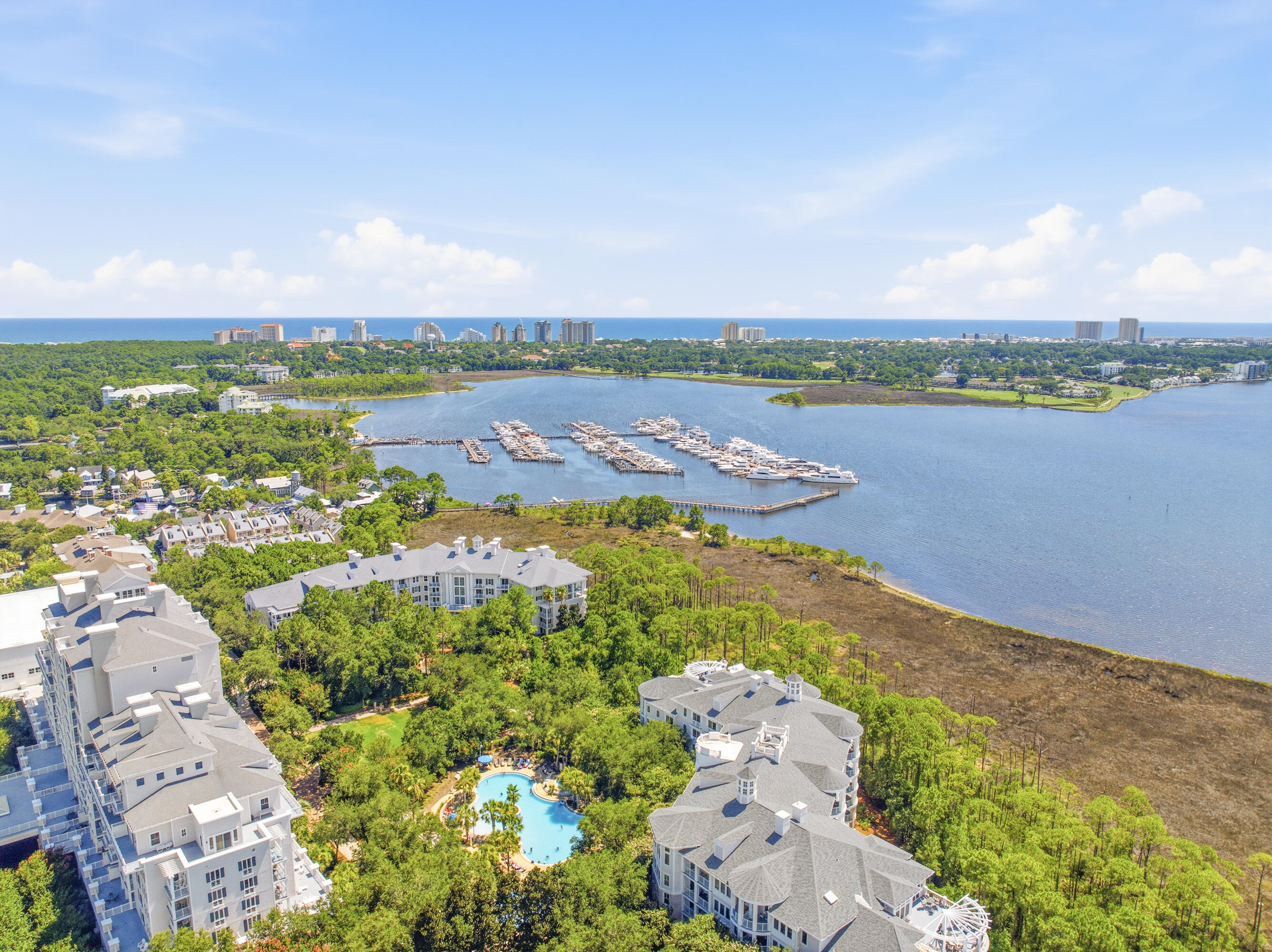 BAHIA CONDO - Residential
