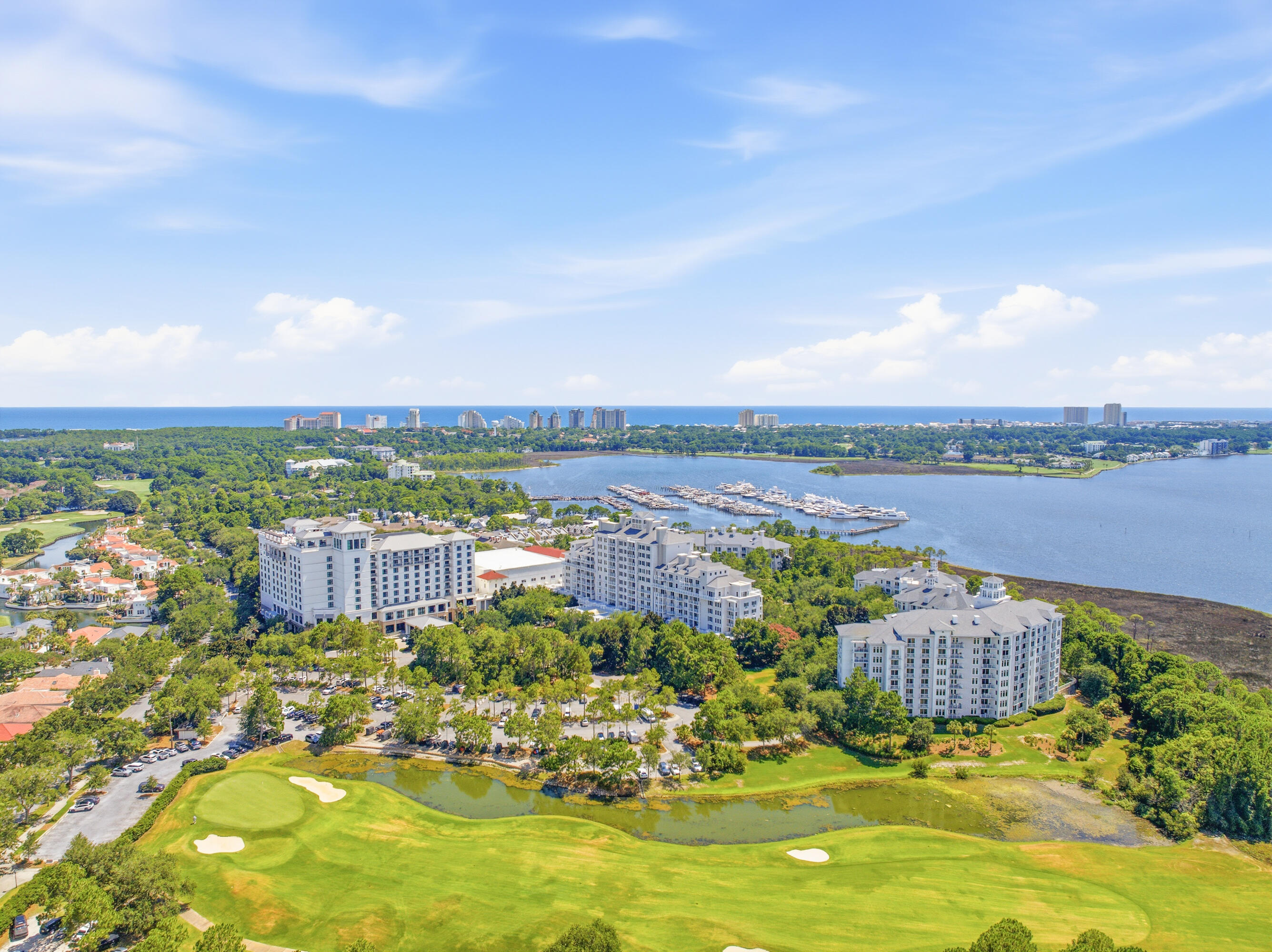 BAHIA CONDO - Residential