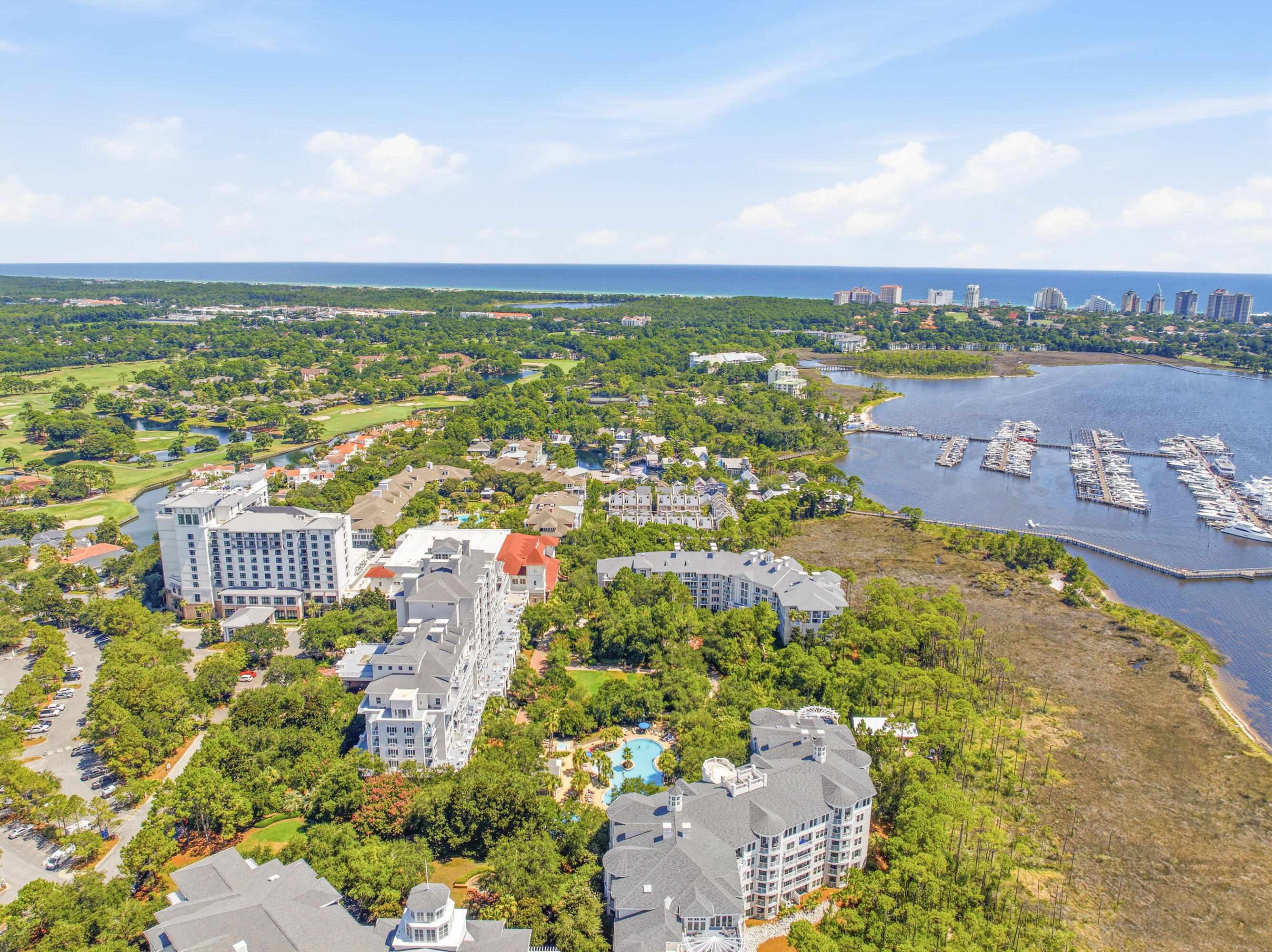 BAHIA CONDO - Residential