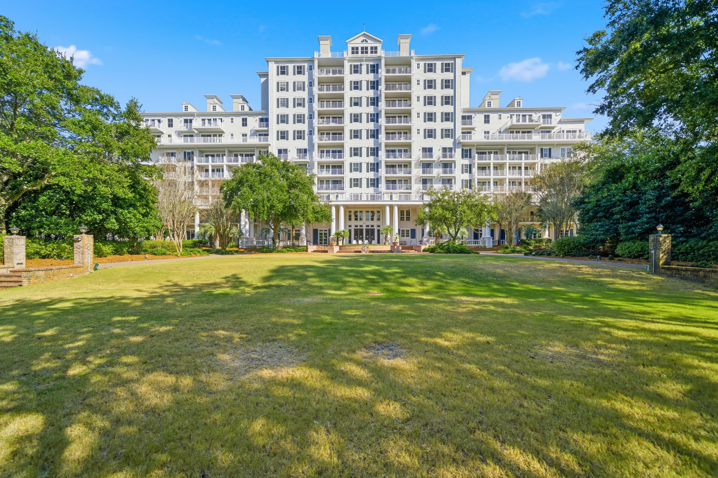 BAHIA CONDO - Residential