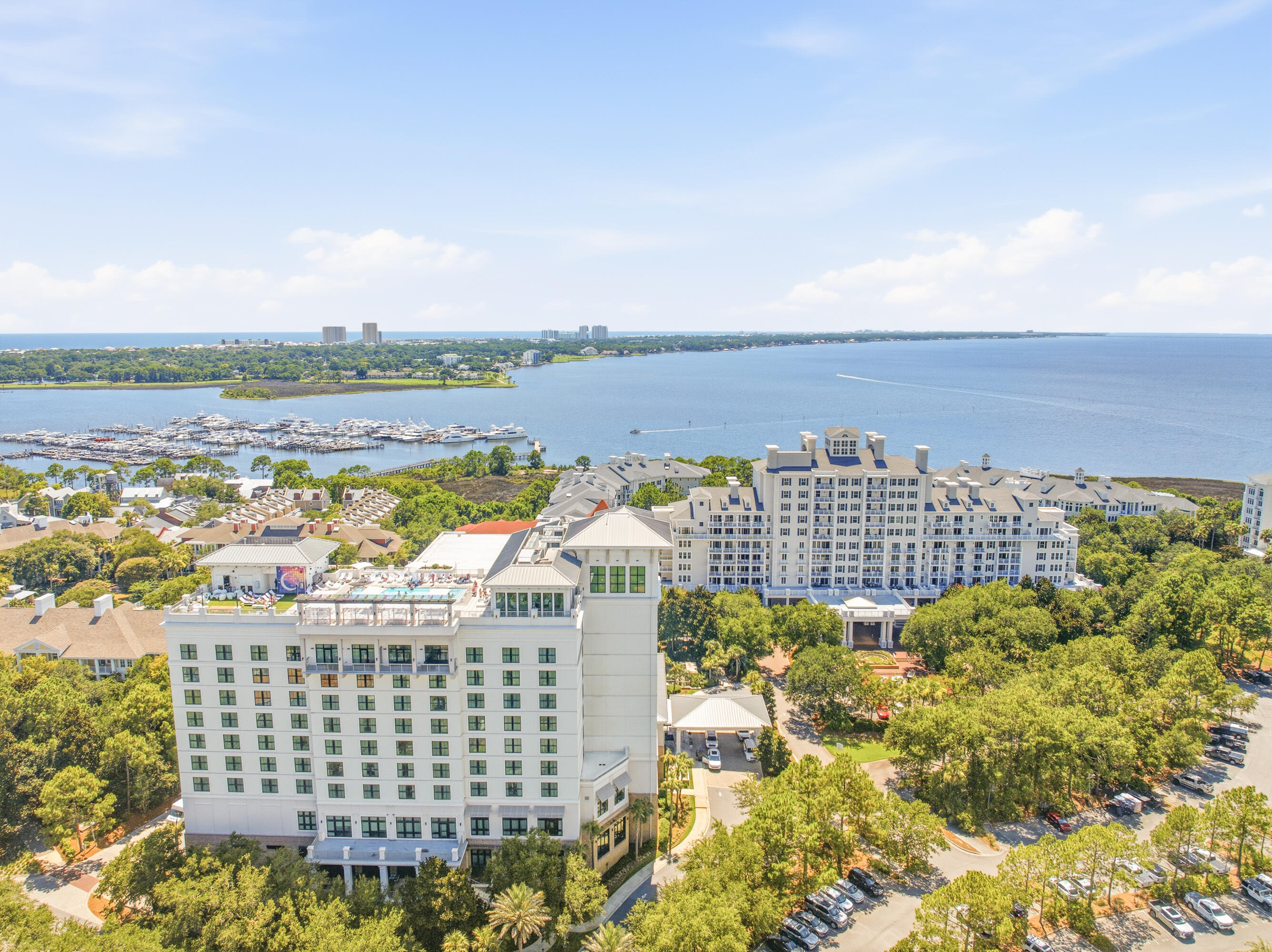 BAHIA CONDO - Residential