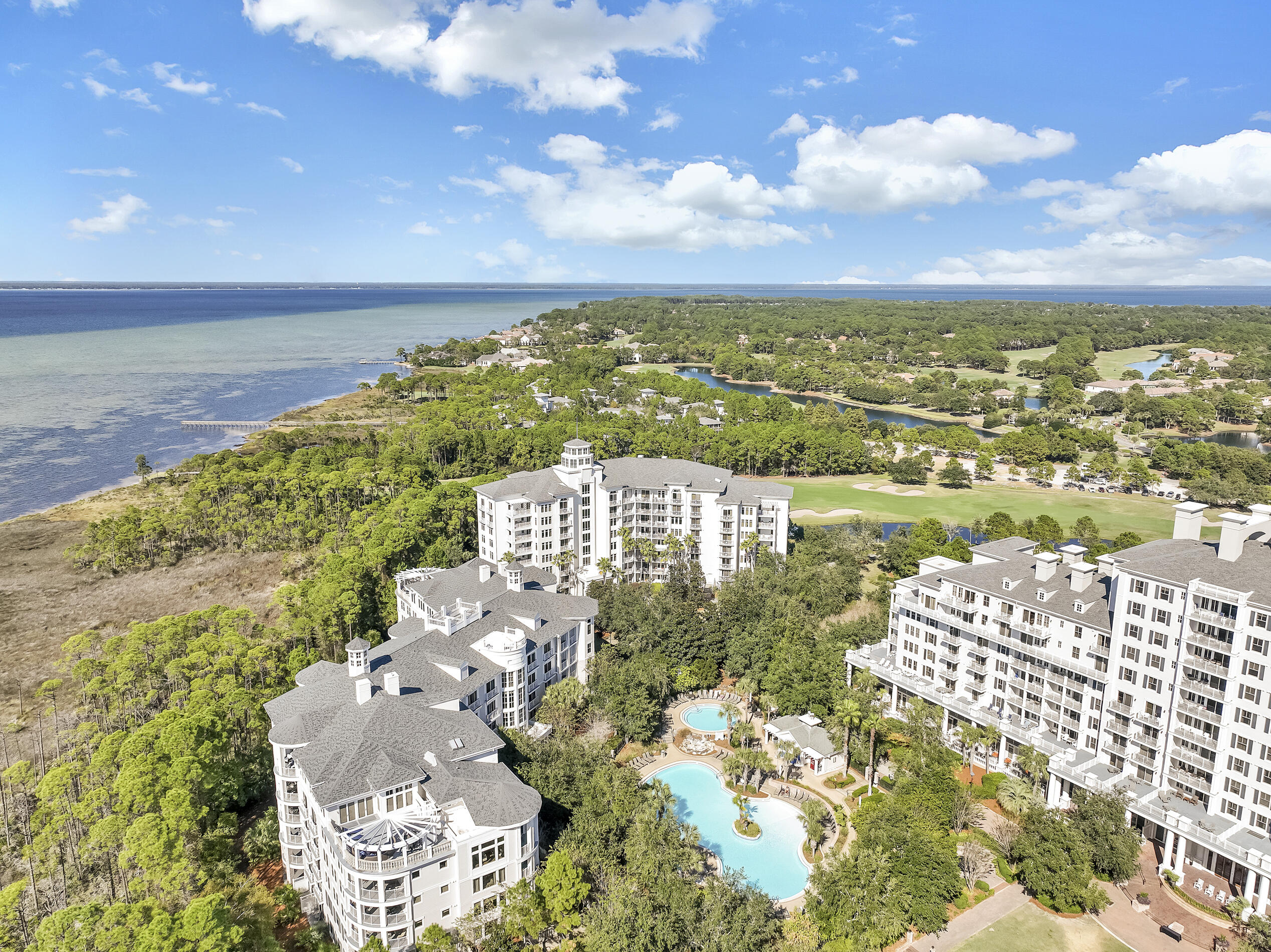 BAHIA CONDO - Residential