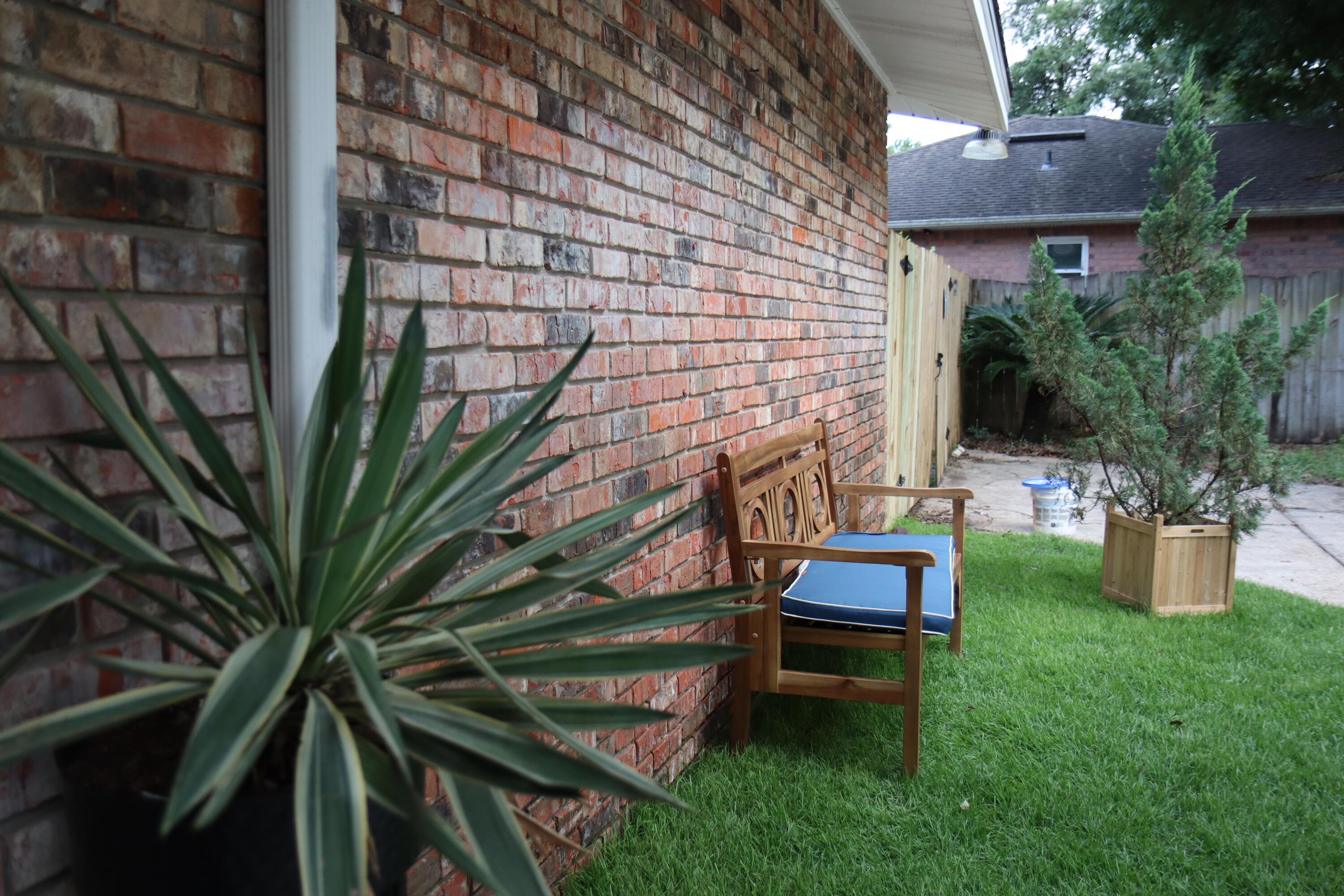 COUNTRY CLUB ESTATES - Residential