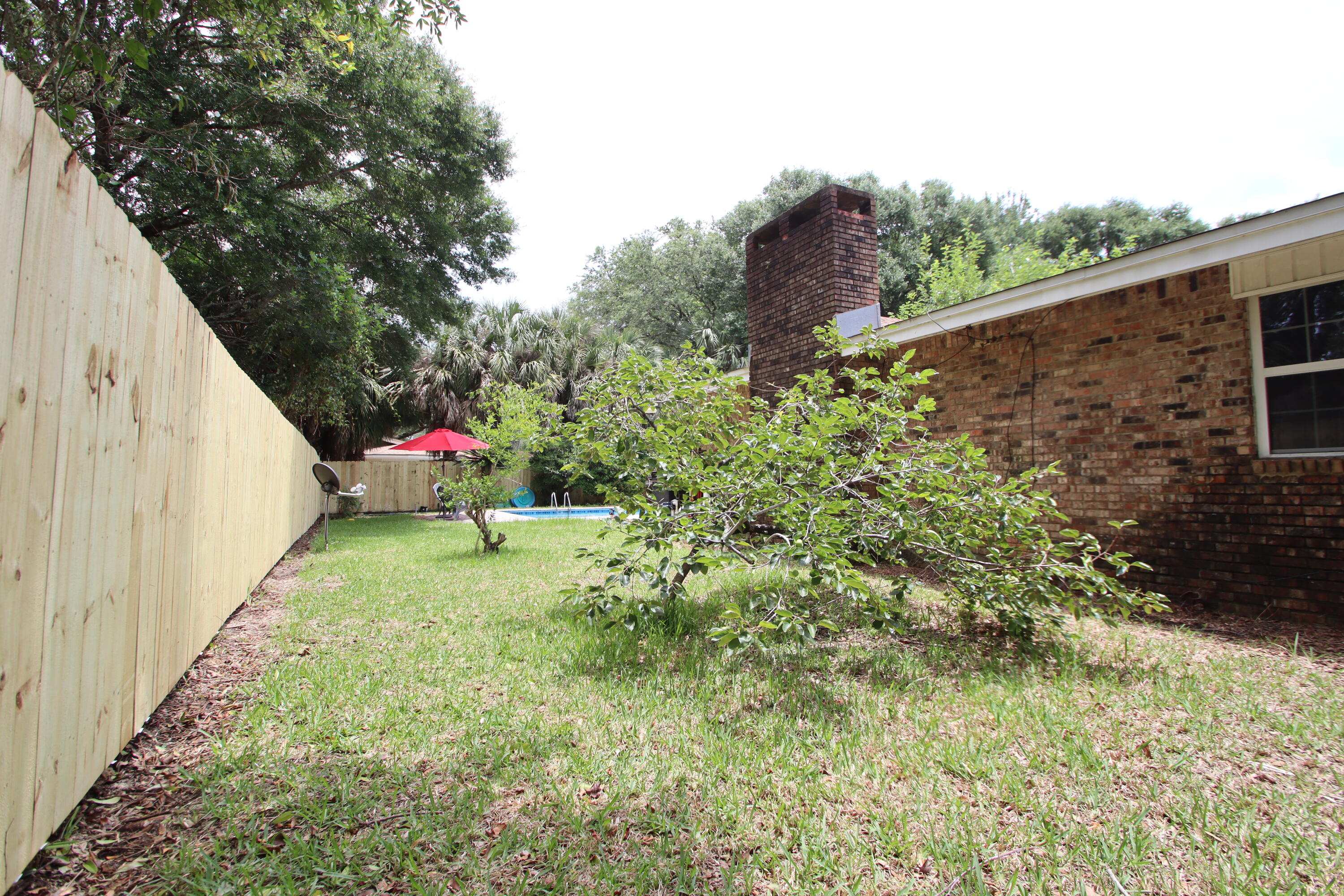 COUNTRY CLUB ESTATES - Residential