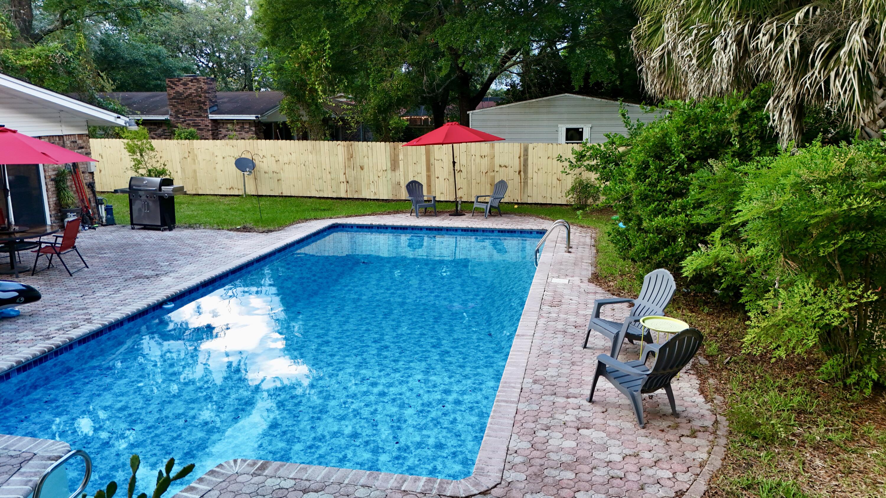 COUNTRY CLUB ESTATES - Residential