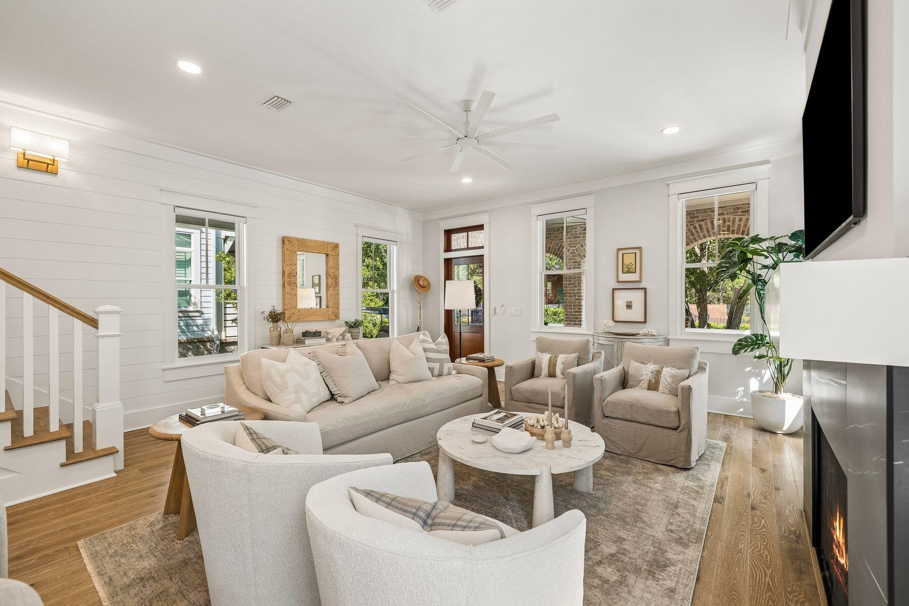 FOREST LAKES - Residential