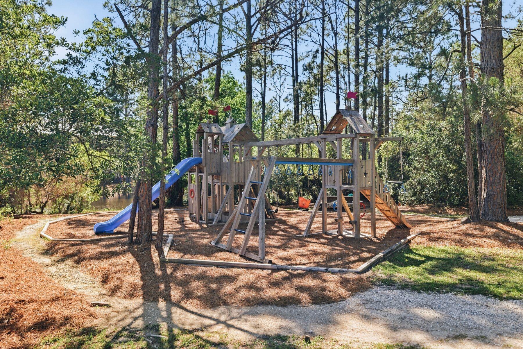 FOREST LAKES - Residential
