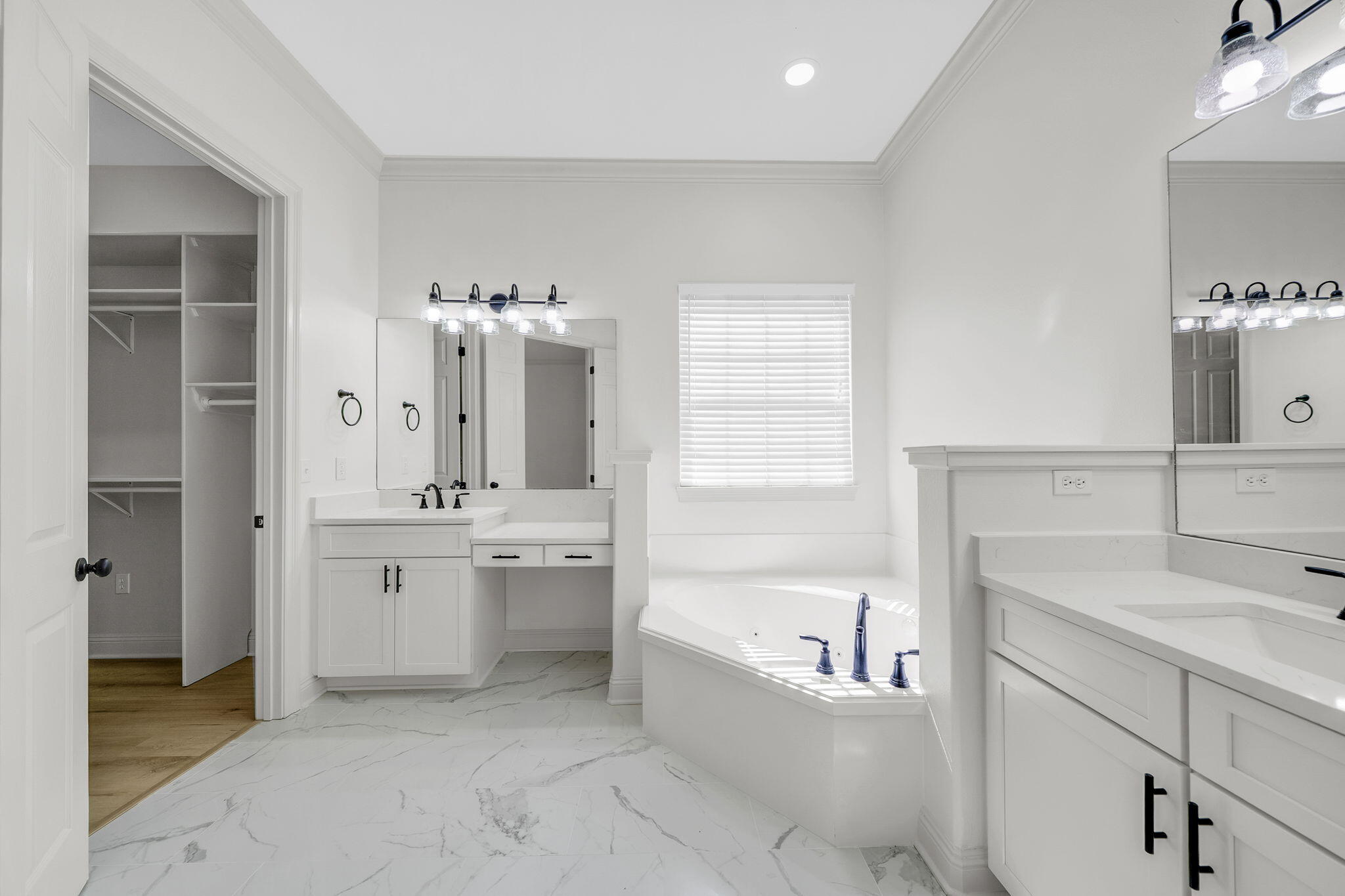 BLUEWATER BAY PH 2 - Residential