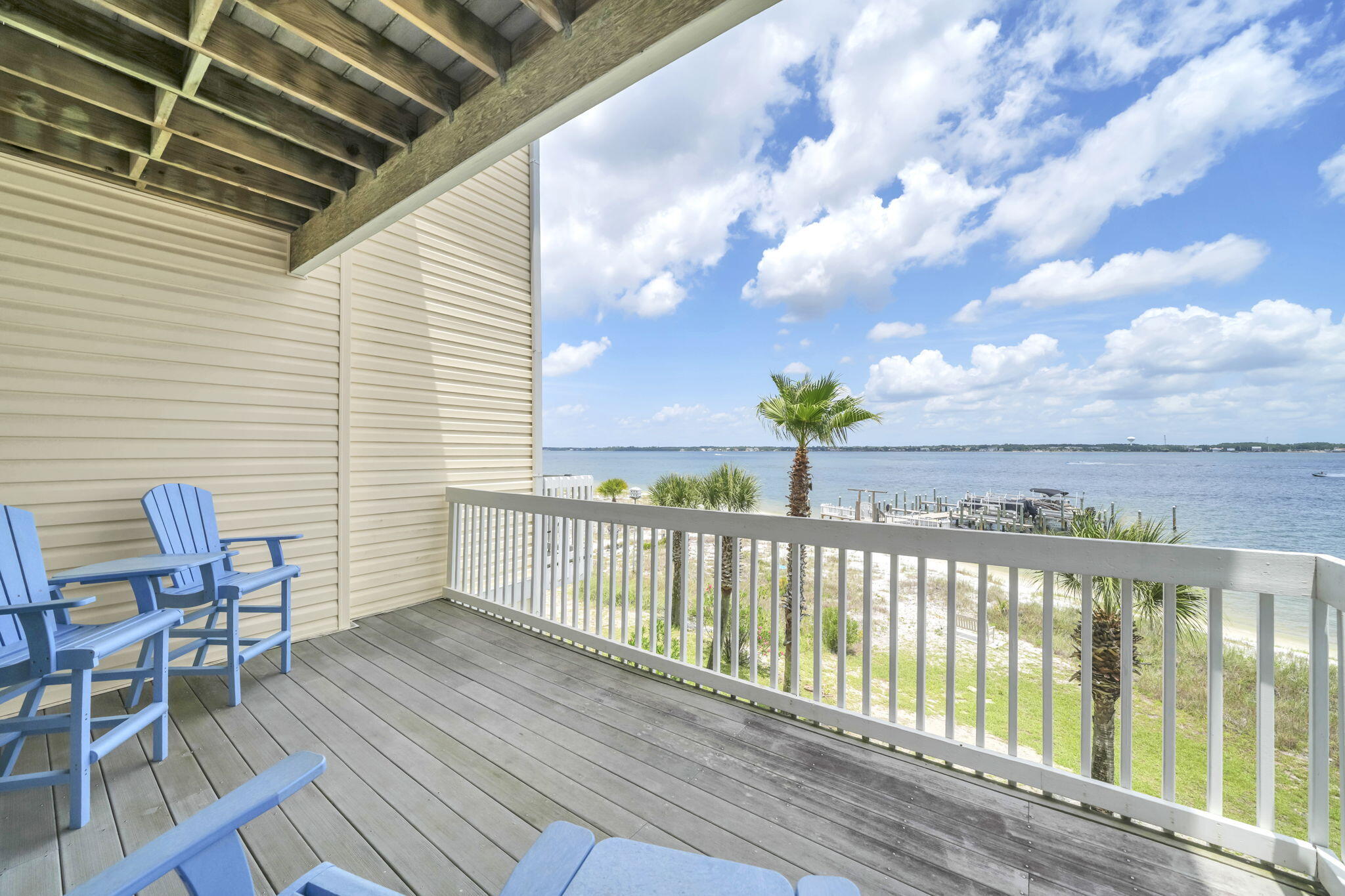 PARADISE POINT T/H - Residential