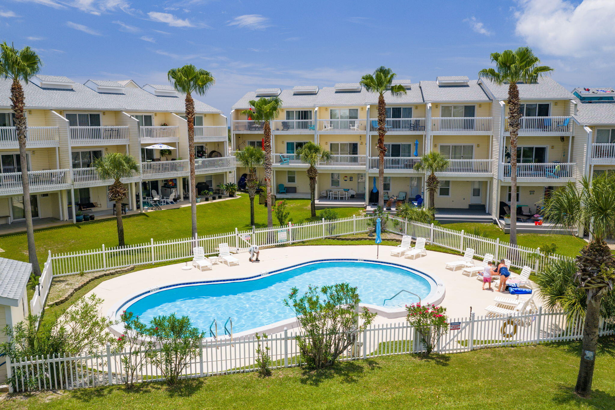 PARADISE POINT T/H - Residential