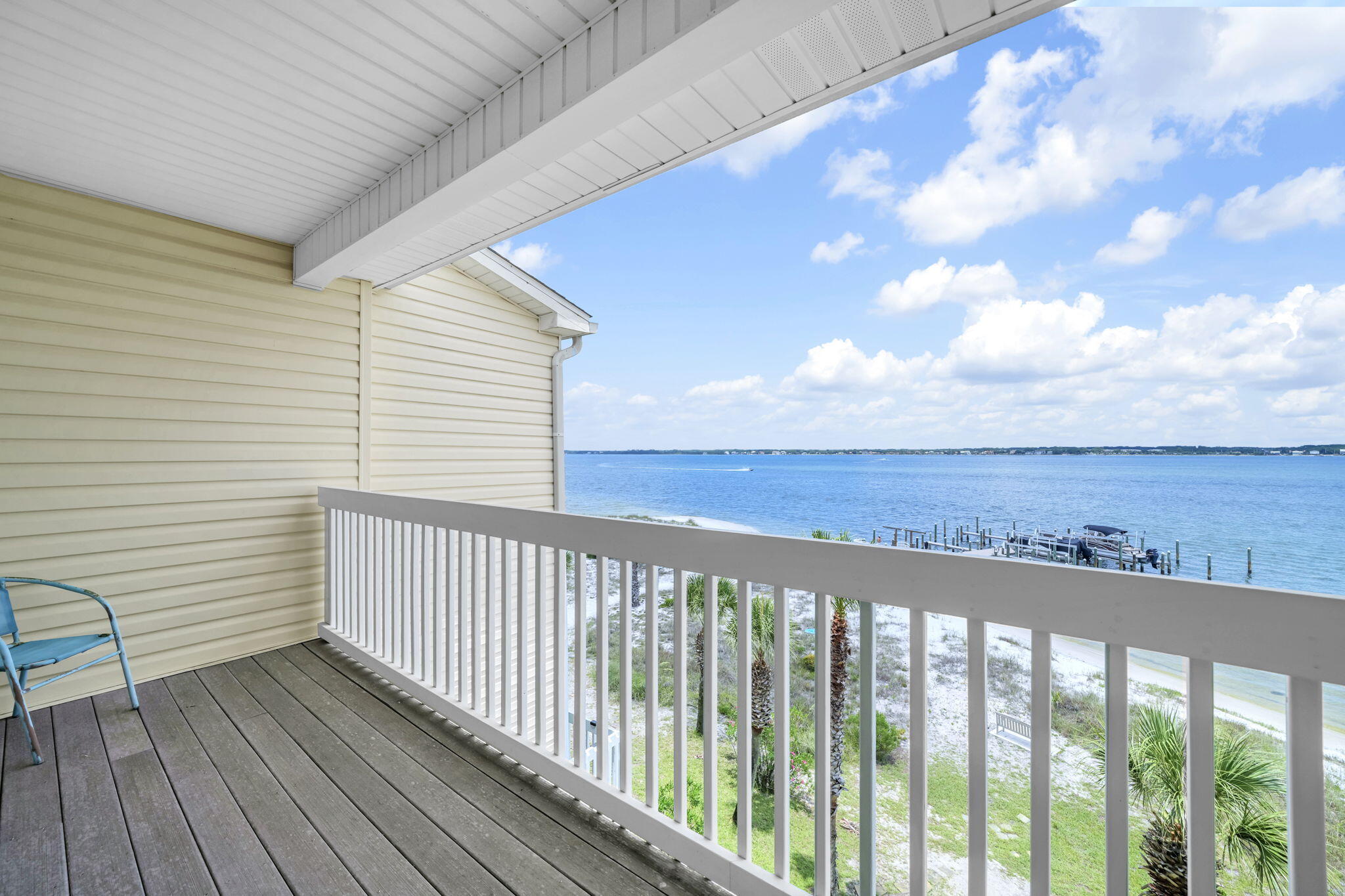 PARADISE POINT T/H - Residential