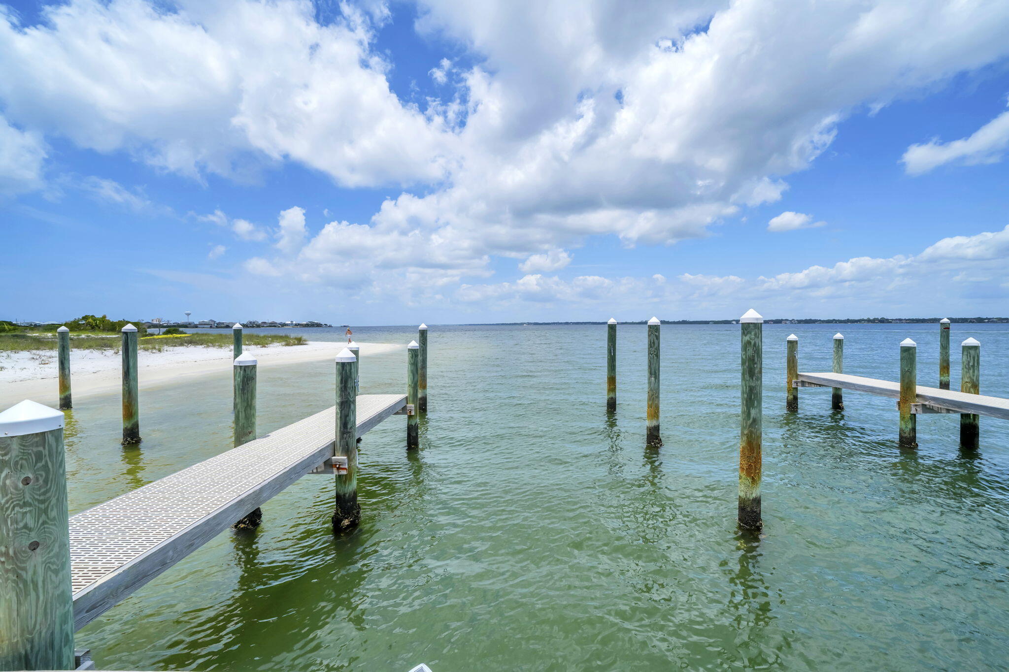 PARADISE POINT T/H - Residential