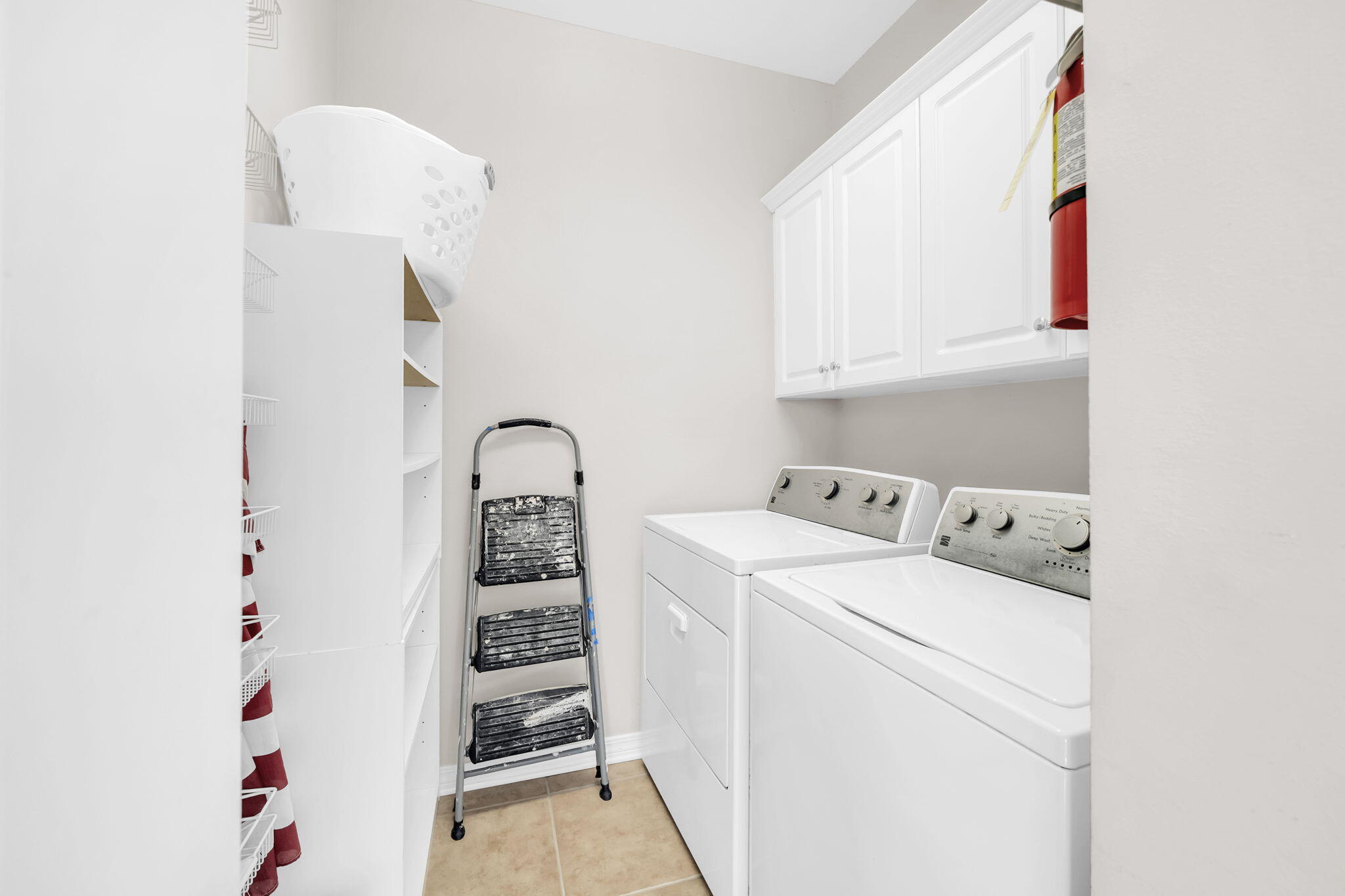 PARADISE POINT T/H - Residential