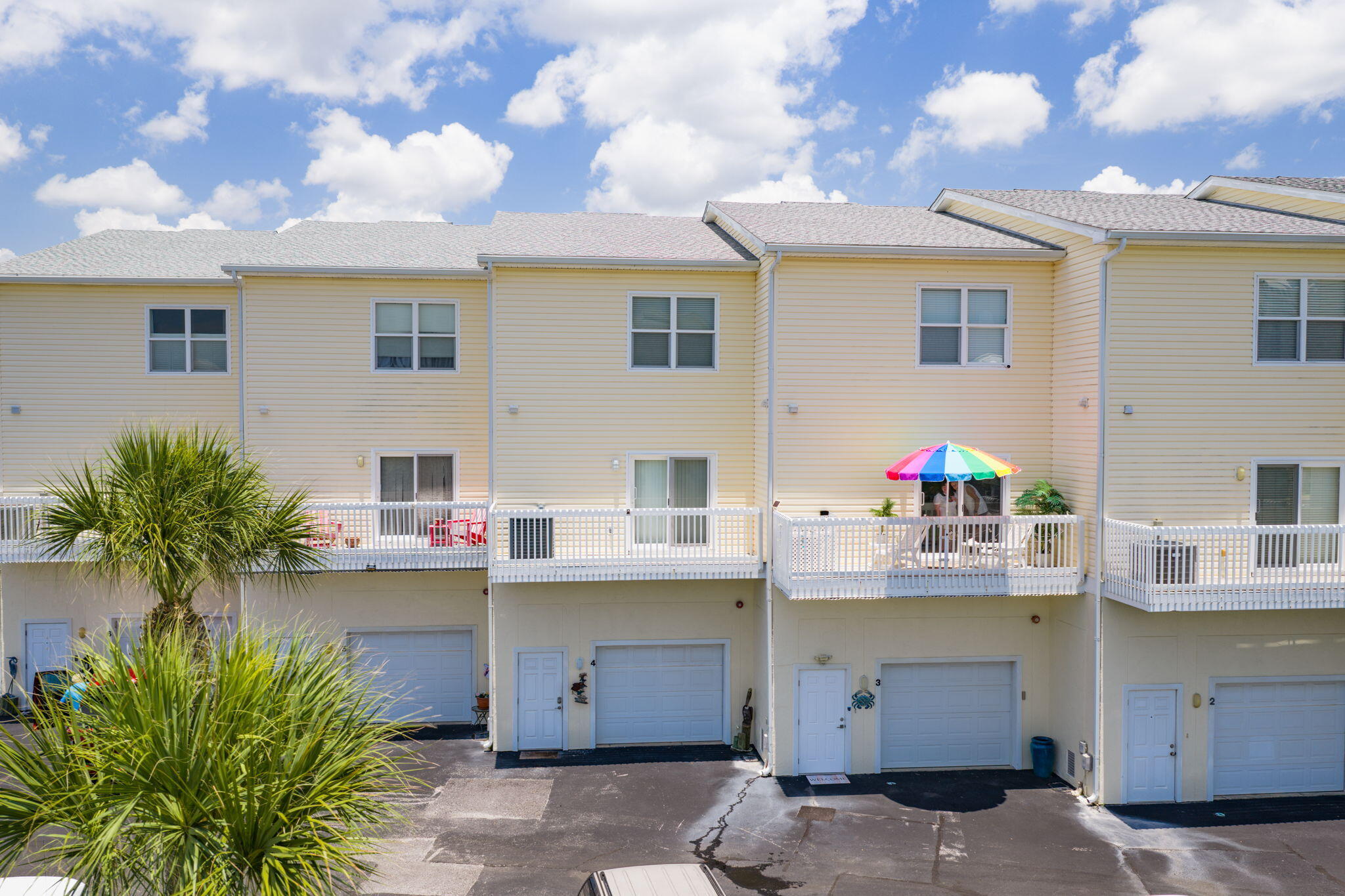 PARADISE POINT T/H - Residential