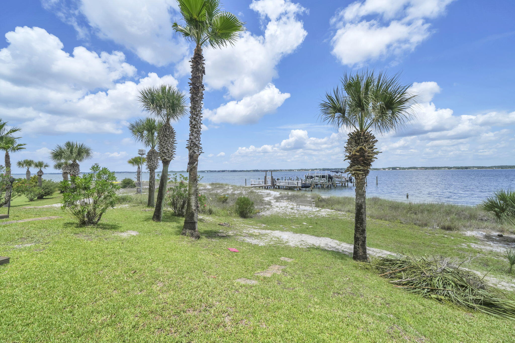 PARADISE POINT T/H - Residential