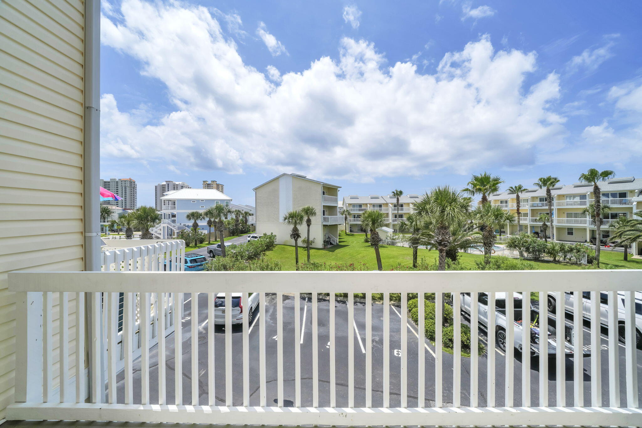 PARADISE POINT T/H - Residential