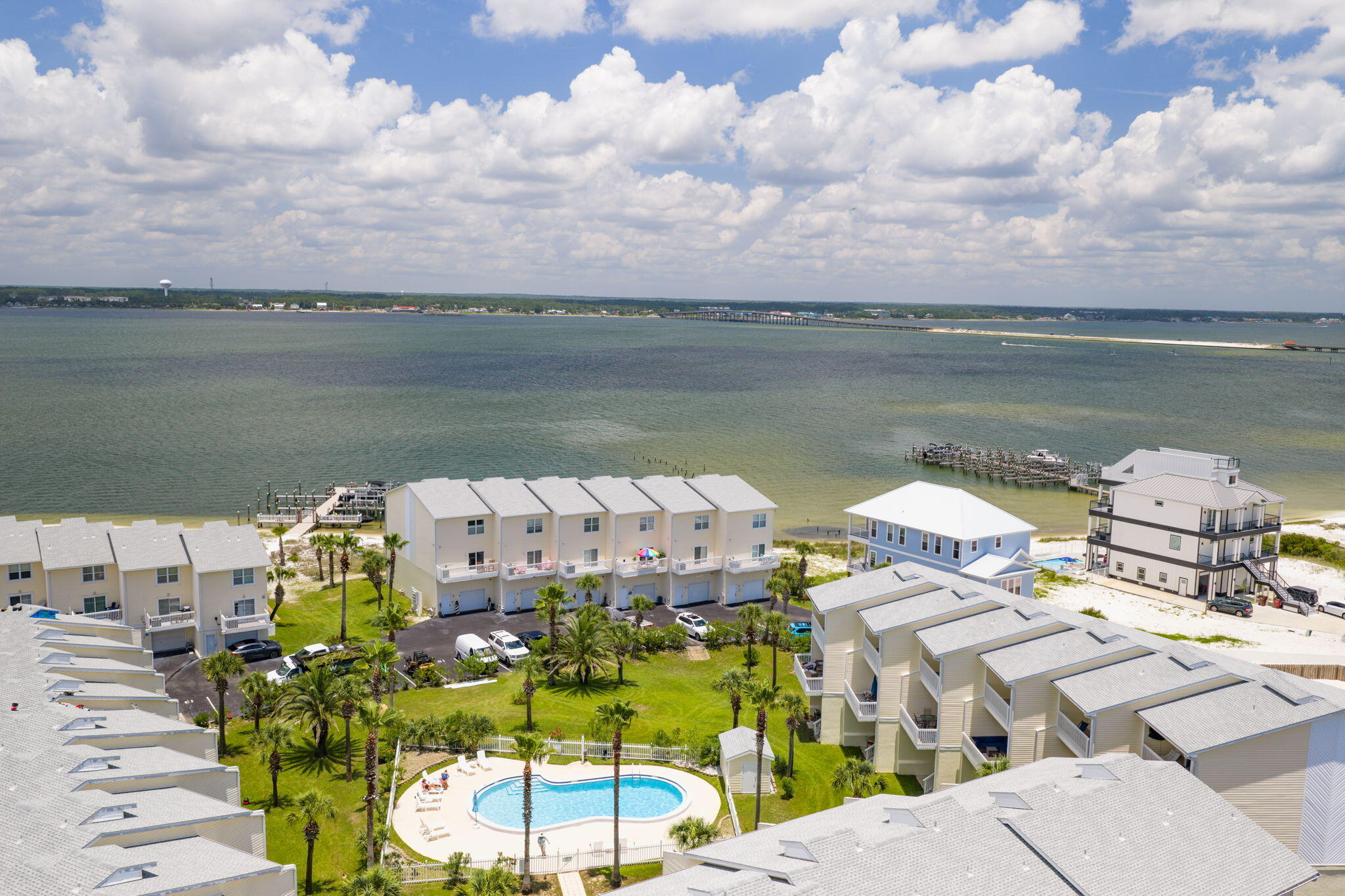 PARADISE POINT T/H - Residential
